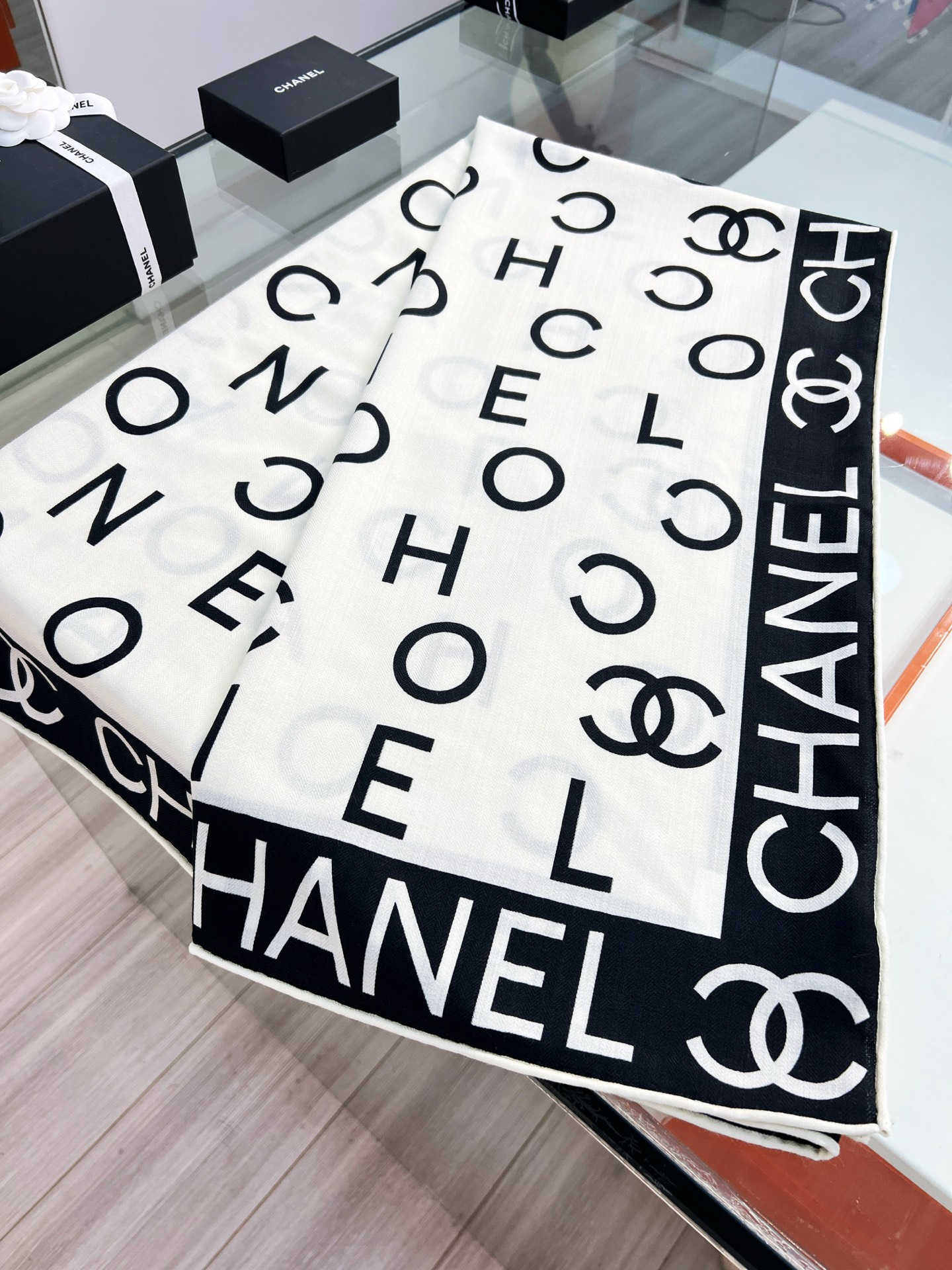 Chanel ~25秋冬新品～【双C字母组合】【140双面丝毛披肩】手工卷边丝毛方巾（30%桑蚕丝70%