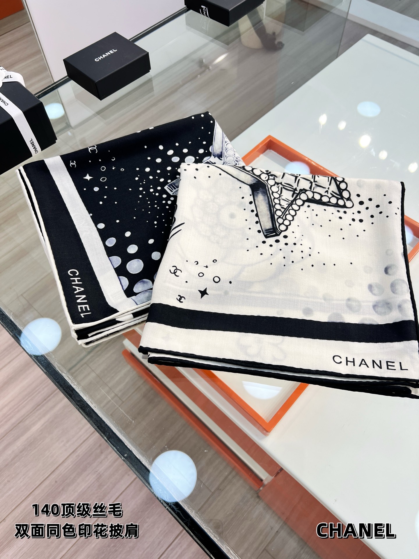 💰Chanel ~25秋冬新品～【五角星山茶花】
【140双面丝毛披肩】

手工卷边丝毛方巾（30%桑蚕