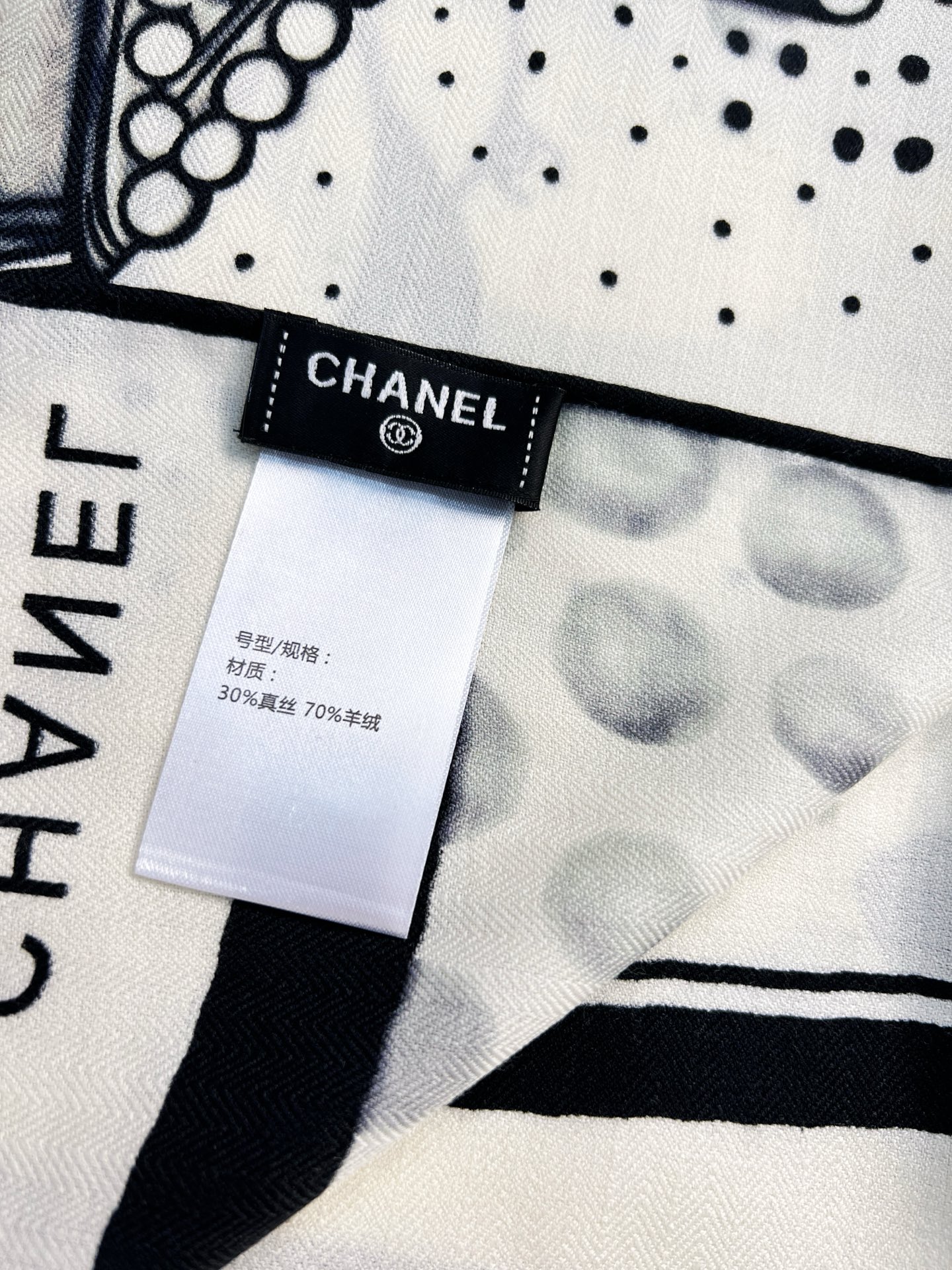 💰Chanel ~25秋冬新品～【五角星山茶花】
【140双面丝毛披肩】

手工卷边丝毛方巾（30%桑蚕