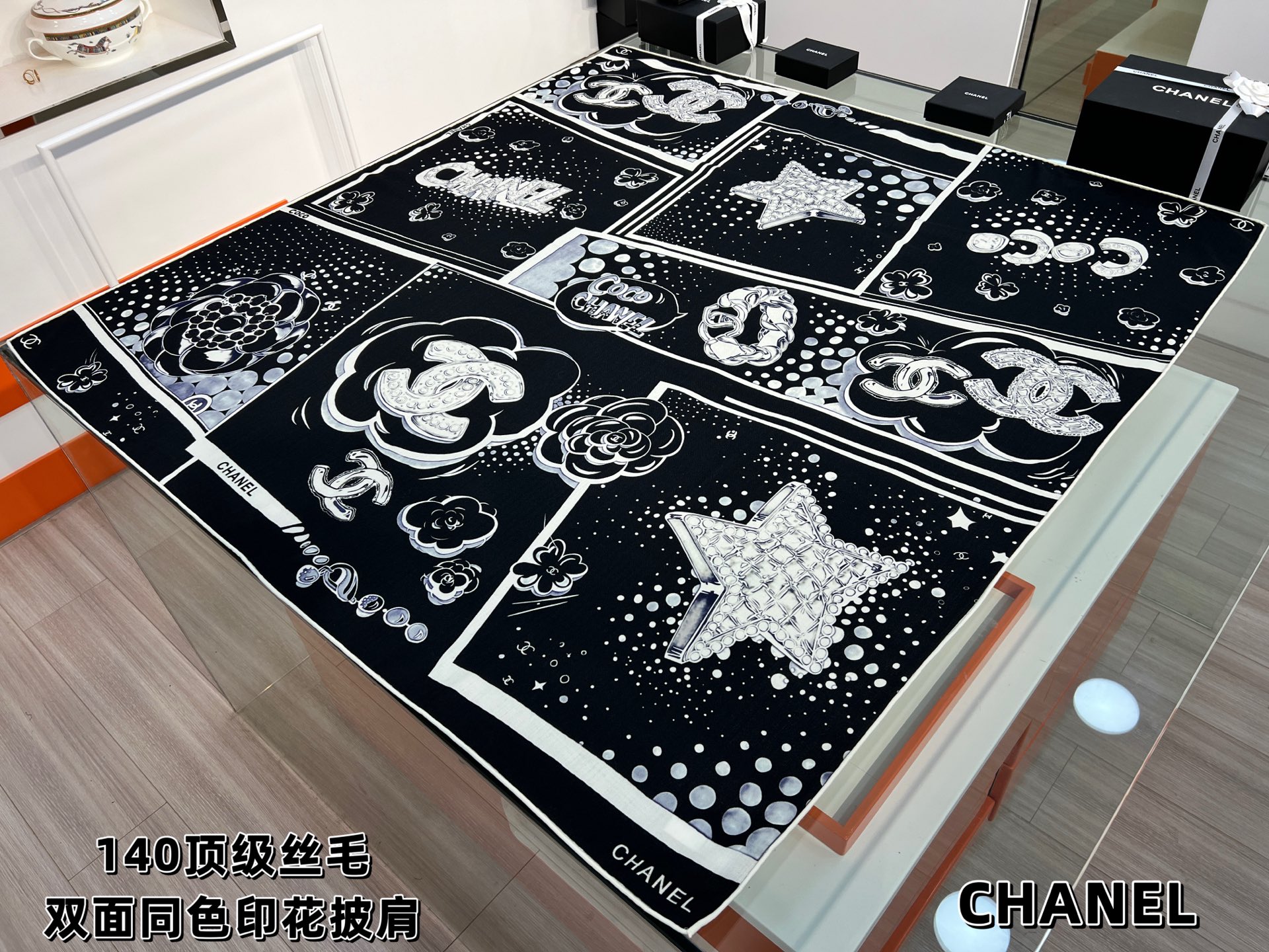 💟Chanel ~25秋冬新品～【五角星山茶花】
【140双面丝毛披肩】

手工卷边丝毛方巾（30%桑蚕