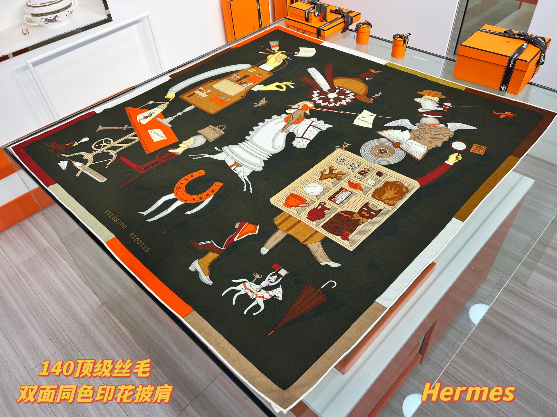 💟“2025年精巧错觉”140双面丝毛披肩~Hermes 

手工卷边真丝方巾（30%桑蚕丝70%羊毛）