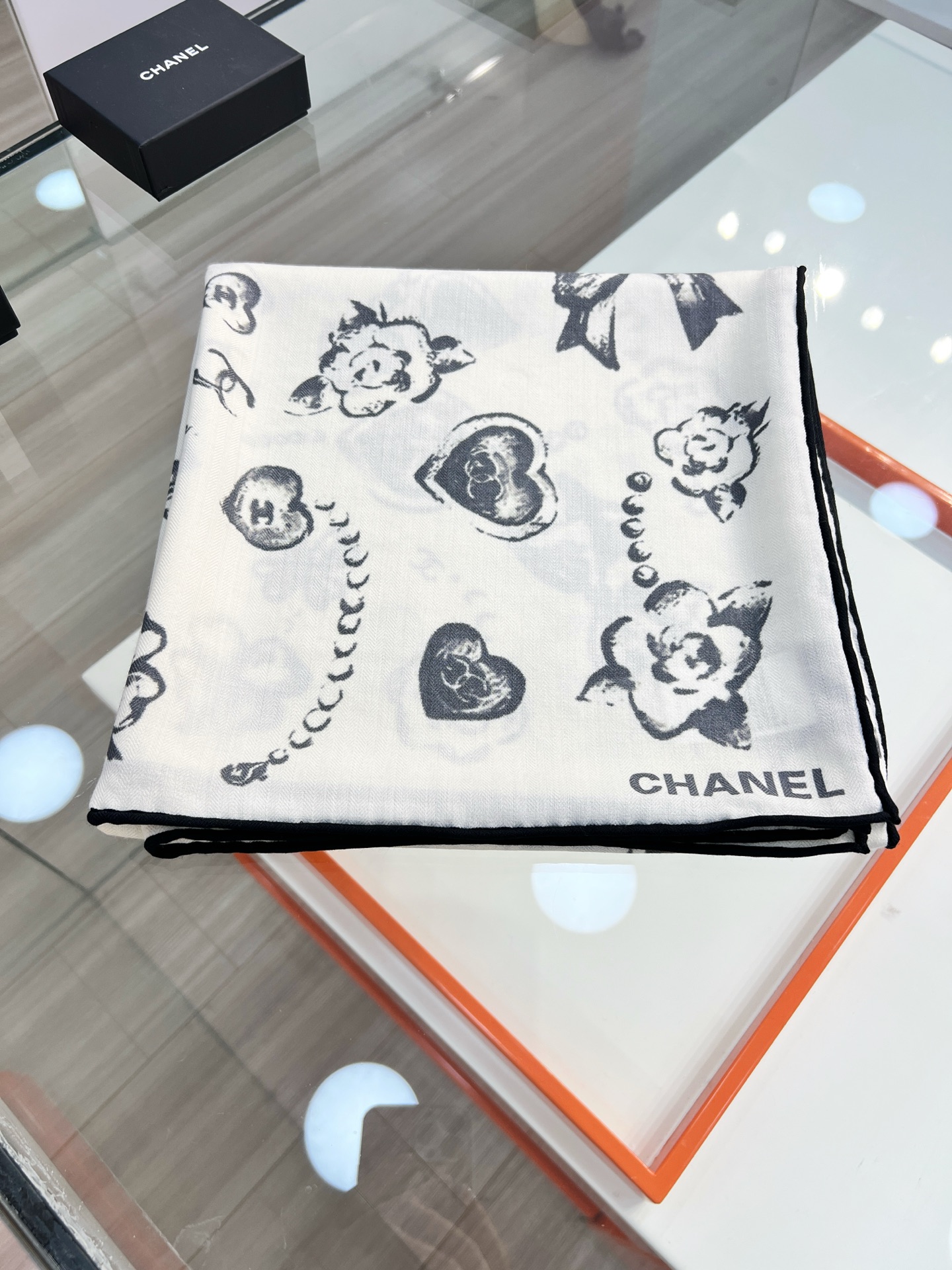 Chanel ~25秋冬新品～【爱心珍珠四叶草】【140双面丝毛披肩】手工卷边丝毛方巾（30%桑蚕丝70