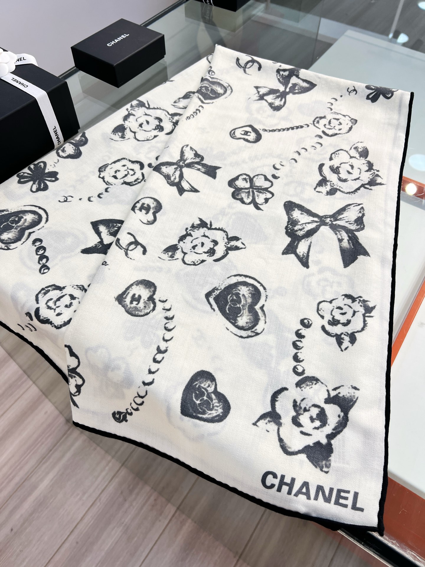 Chanel ~25秋冬新品～【爱心珍珠四叶草】【140双面丝毛披肩】手工卷边丝毛方巾（30%桑蚕丝70