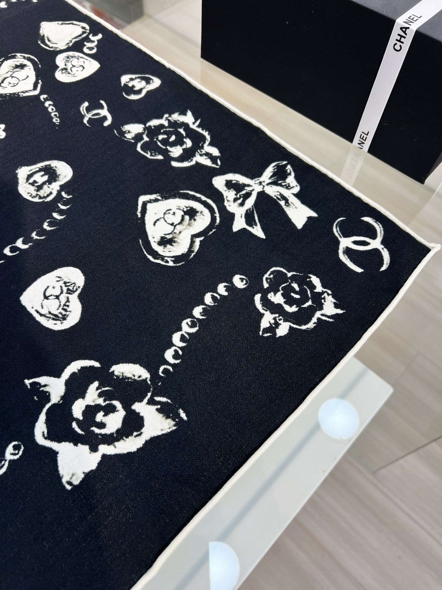 Chanel ~25秋冬新品～【爱心珍珠四叶草】【140双面丝毛披肩】手工卷边丝毛方巾（30%桑蚕丝70