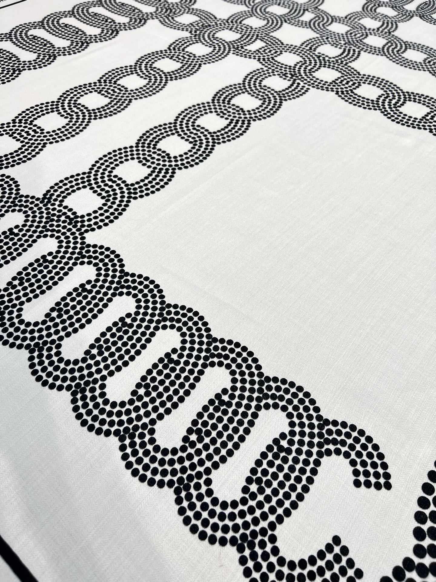 💰Chanel ~25秋冬新品~【双C大链条组合】【140双面丝毛披肩】手工卷边丝毛方巾(30%桑蚕丝7