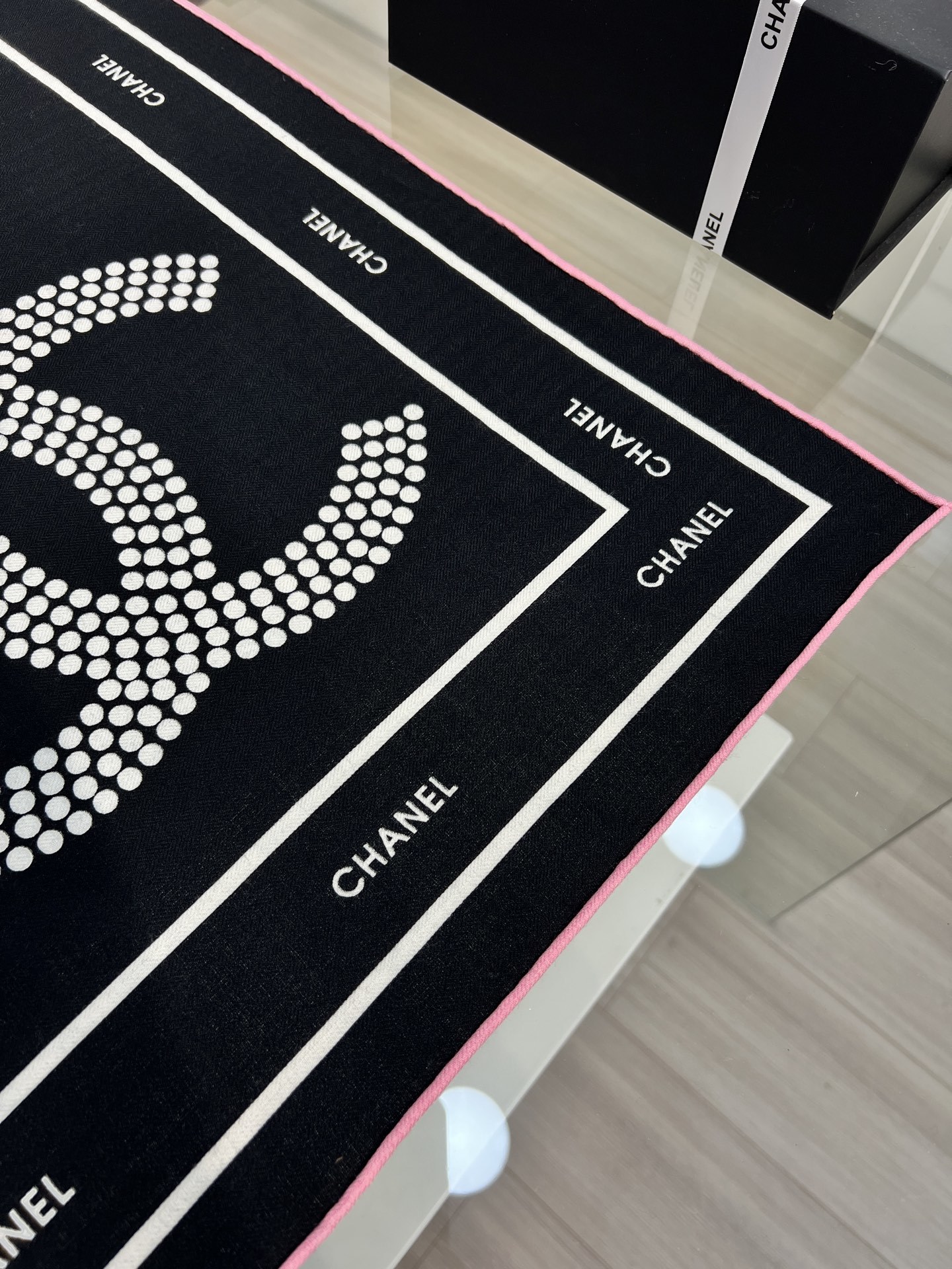 💰Chanel ~25秋冬新品~【双C大链条组合】【140双面丝毛披肩】手工卷边丝毛方巾(30%桑蚕丝7