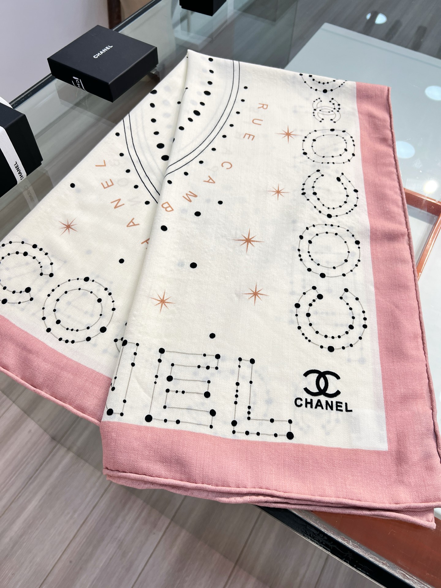 💰Chanel ~25秋冬新品~【十二星座系列】【140双面丝毛披肩】手工卷边丝毛方巾(30%桑蚕丝70