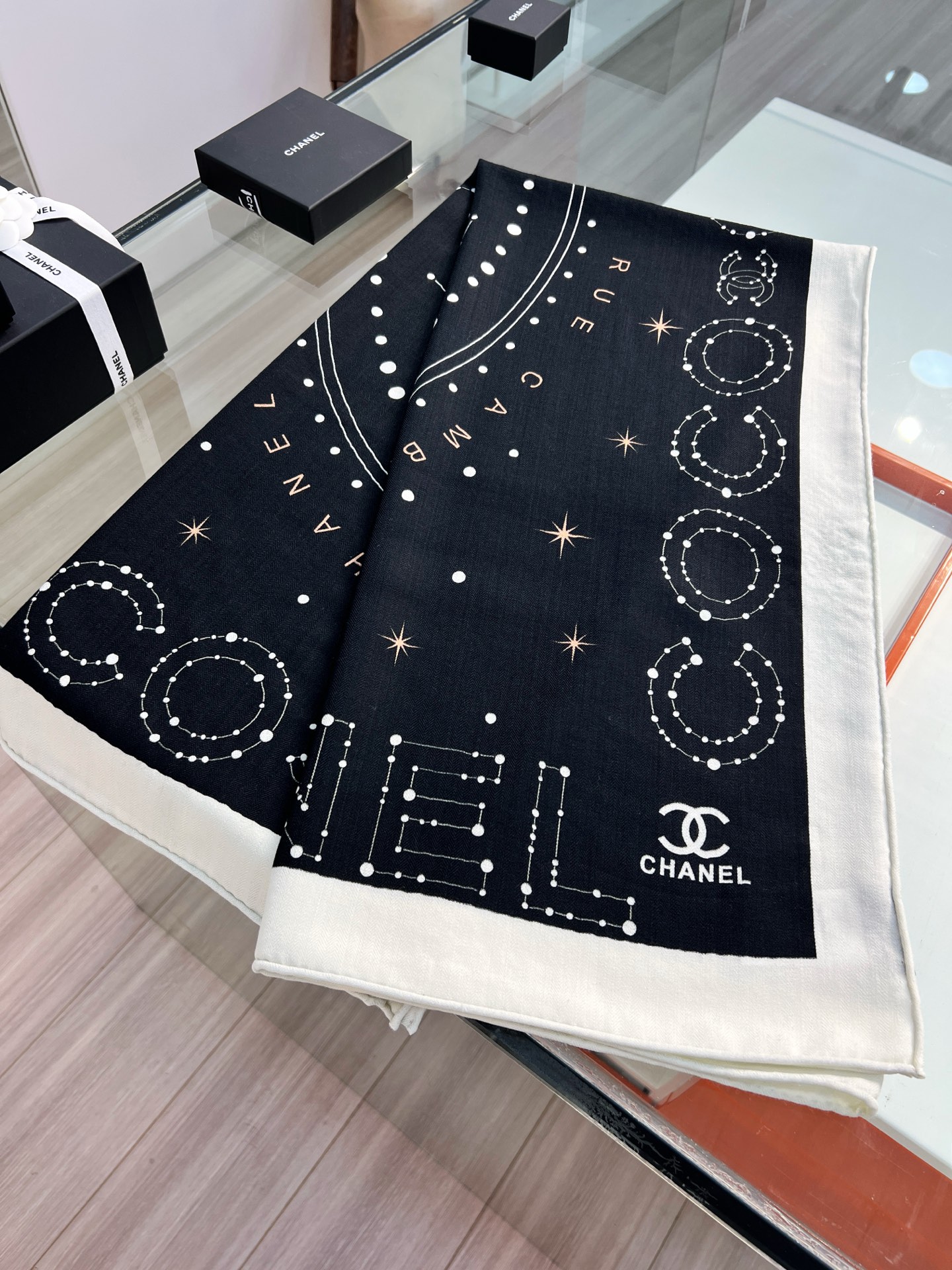 💰Chanel ~25秋冬新品~【十二星座系列】【140双面丝毛披肩】手工卷边丝毛方巾(30%桑蚕丝70