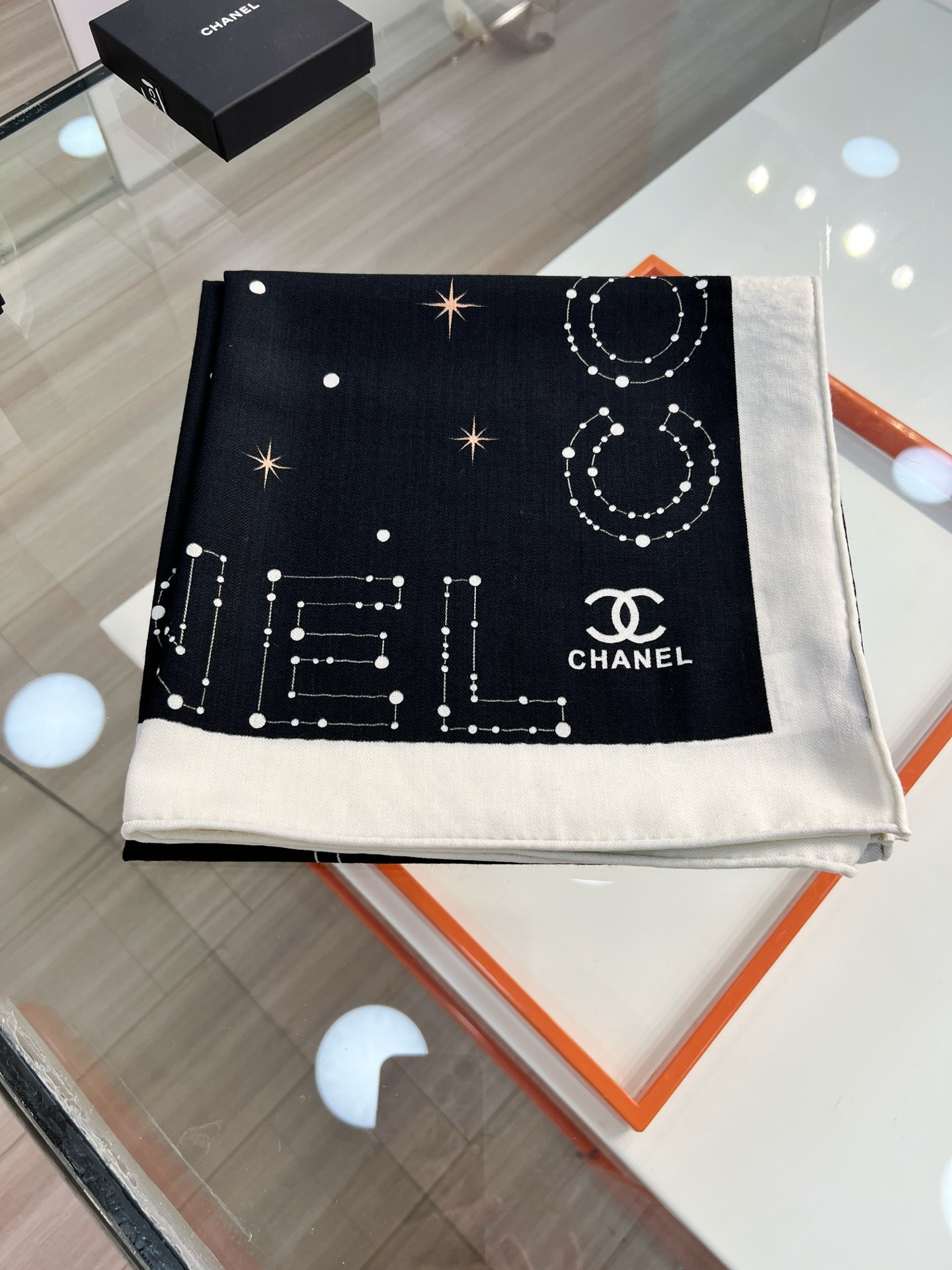 💰Chanel ~25秋冬新品~【十二星座系列】【140双面丝毛披肩】手工卷边丝毛方巾(30%桑蚕丝70