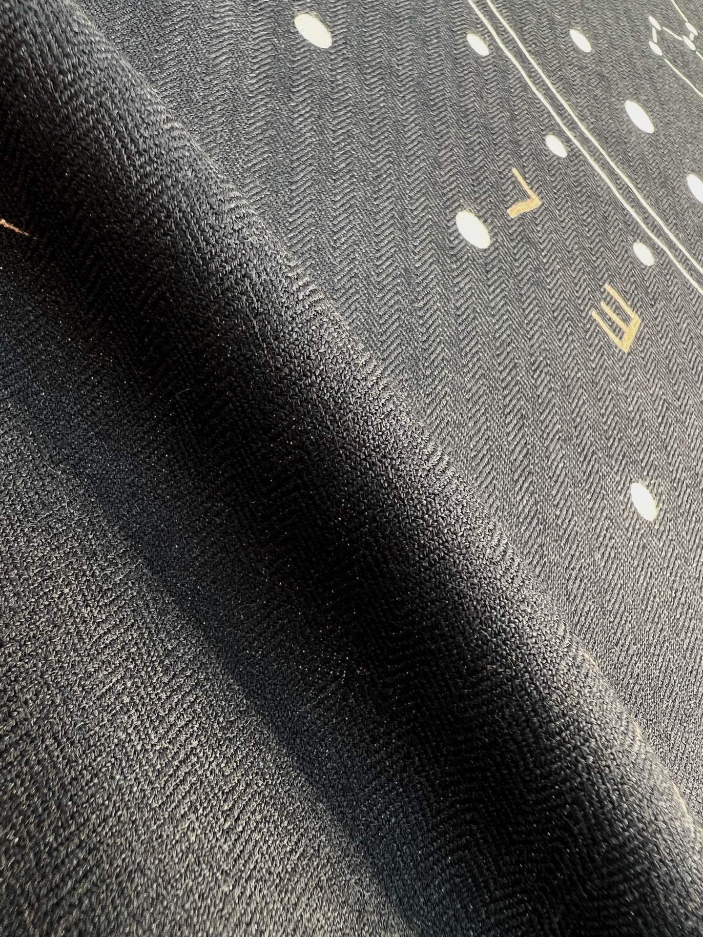 💰Chanel ~25秋冬新品~【十二星座系列】【140双面丝毛披肩】手工卷边丝毛方巾(30%桑蚕丝70