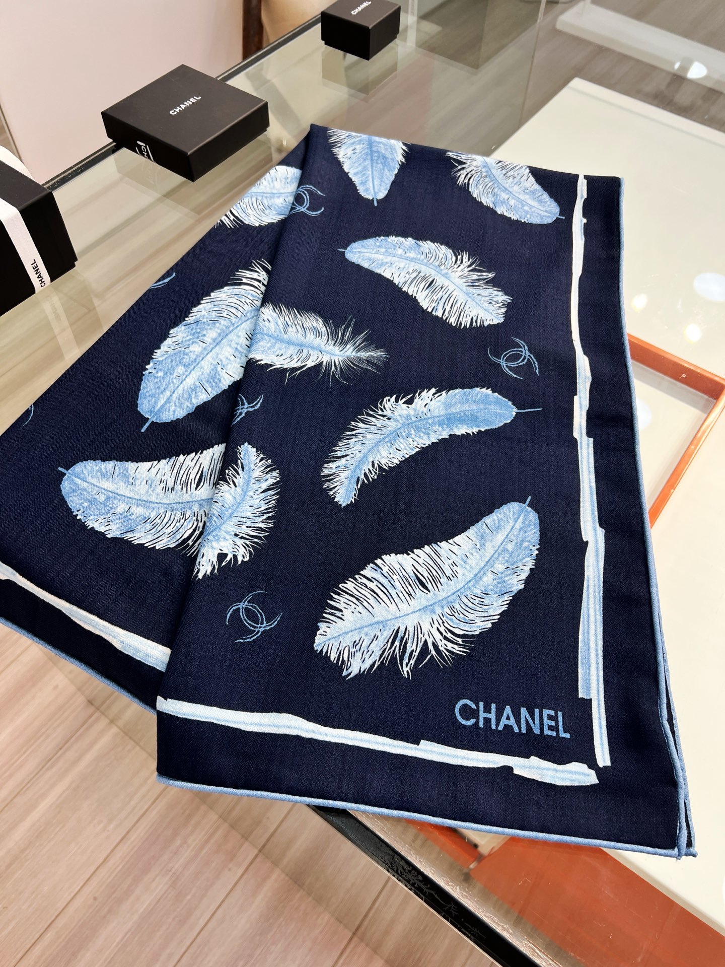 💰Chanel ~25秋冬新品~【贵妇羽毛系列】【140双面丝毛披肩】手工卷边丝毛方巾(30%桑蚕丝70