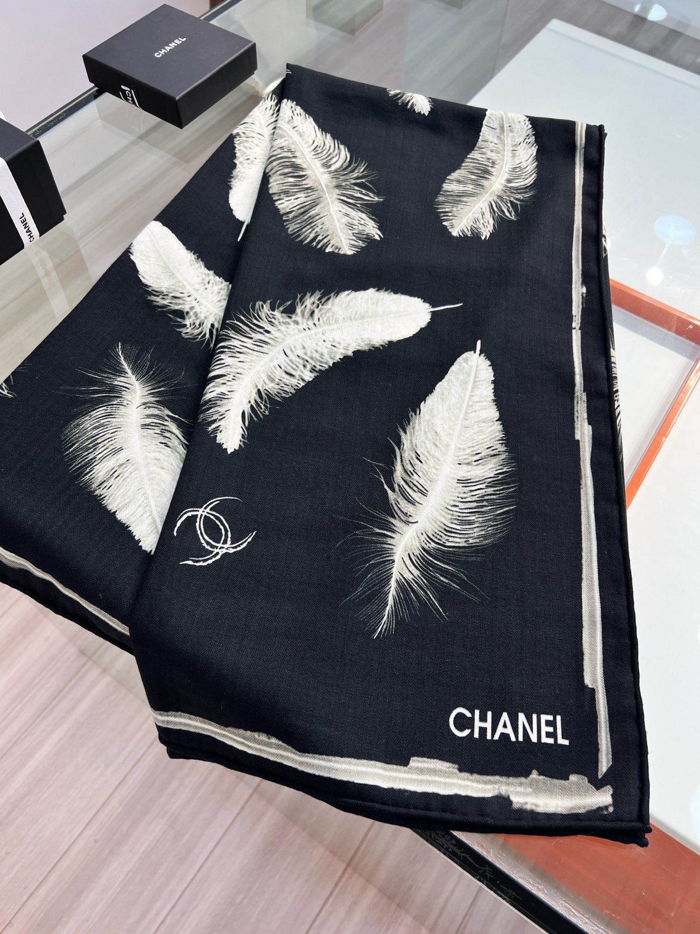 💰Chanel ~25秋冬新品~【贵妇羽毛系列】【140双面丝毛披肩】手工卷边丝毛方巾(30%桑蚕丝70