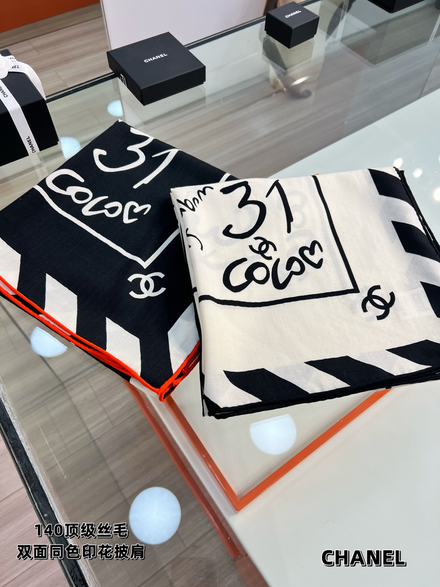 💰Chanel ~25秋冬新品～【双C字母涂鸭】【140双面丝毛披肩】手工卷边丝毛方巾（30%桑蚕丝70