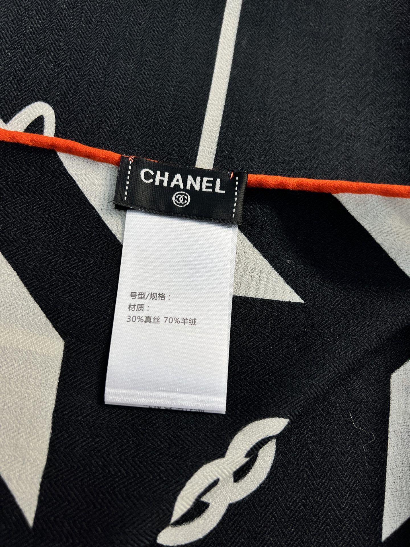 💰Chanel ~25秋冬新品～【双C字母涂鸭】【140双面丝毛披肩】手工卷边丝毛方巾（30%桑蚕丝70