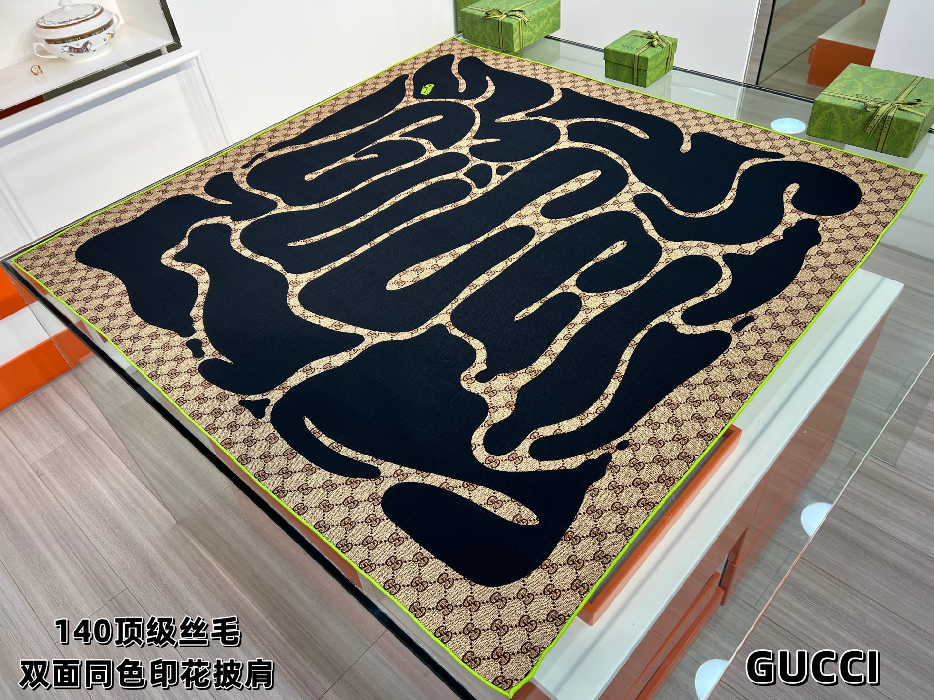 💰225*140 项目双面同色印花丝毛披肩～Gucci艺术家Sara Leghissa革新演绎Gucci