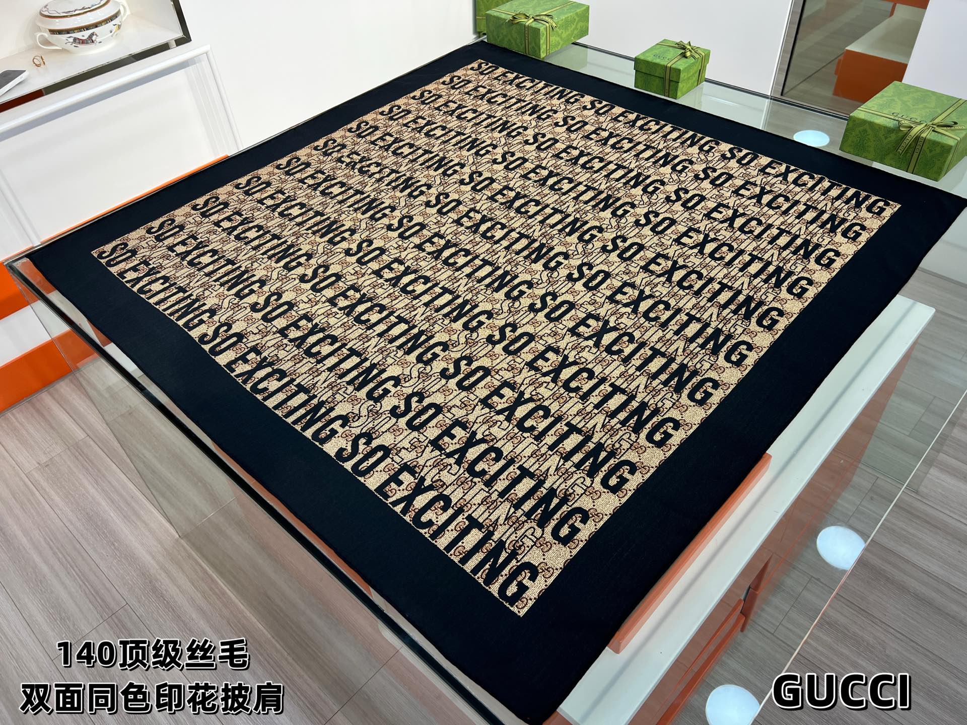 💰225*140 项目双面同色印花丝毛披肩～Gucci艺术家Sara Leghissa革新演绎Gucci