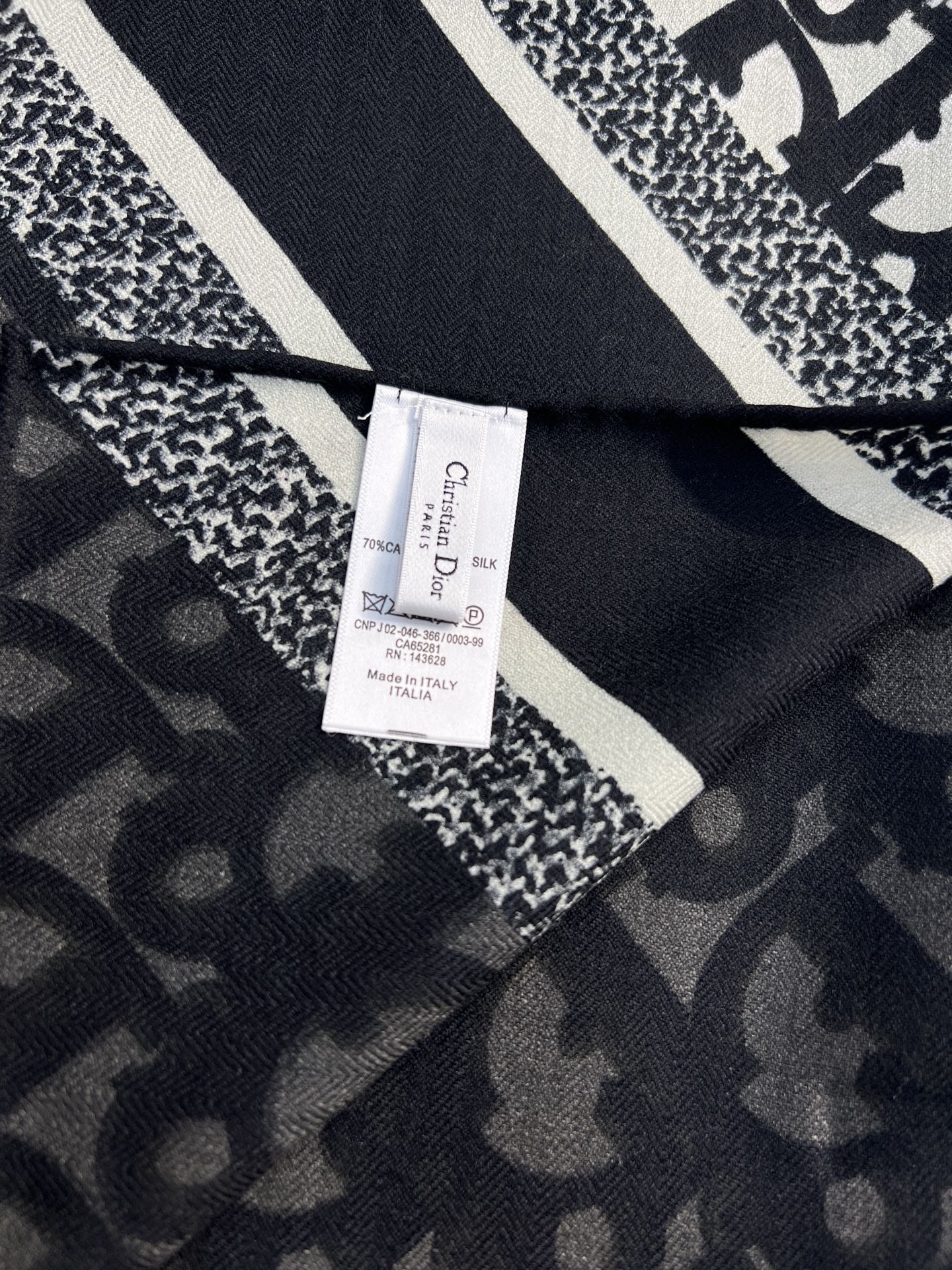 💰Dior 印花方巾【140双面同色丝毛披肩】30%真丝70%羊毛面料 Oblique 印花这款 Dio