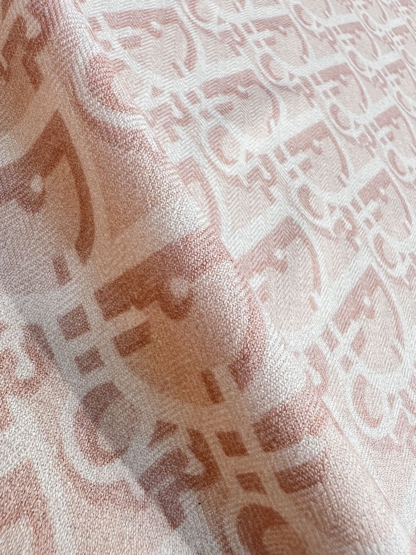 💟Dior 印花方巾【140双面同色丝绒披肩】30%真丝70%羊绒面料 Oblique 印花这款 Dio