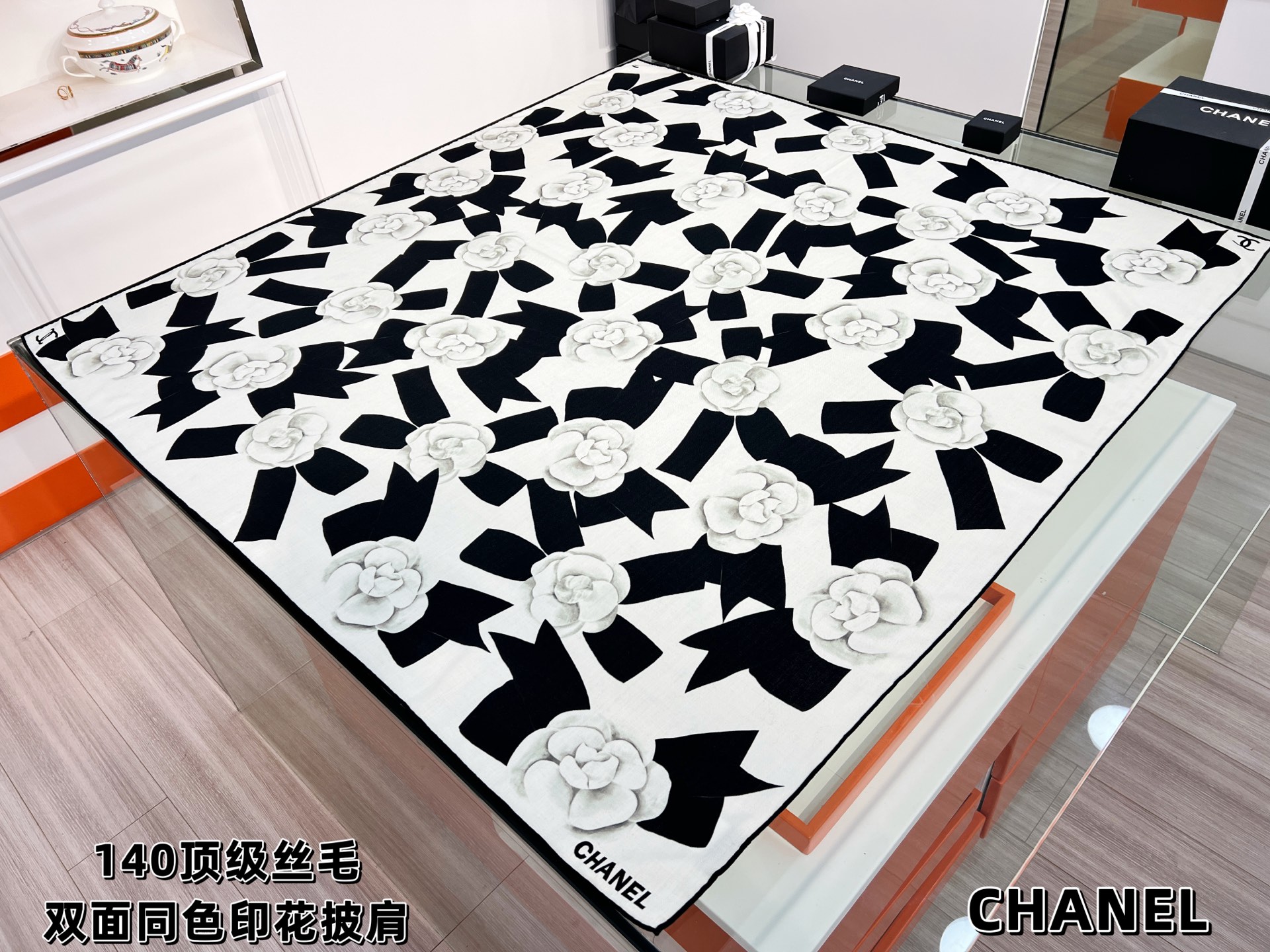💰Chanel ~25秋冬新品～“山茶花与蝴蝶结”【140双面丝毛披肩】手工卷边丝毛方巾（30%桑蚕丝7