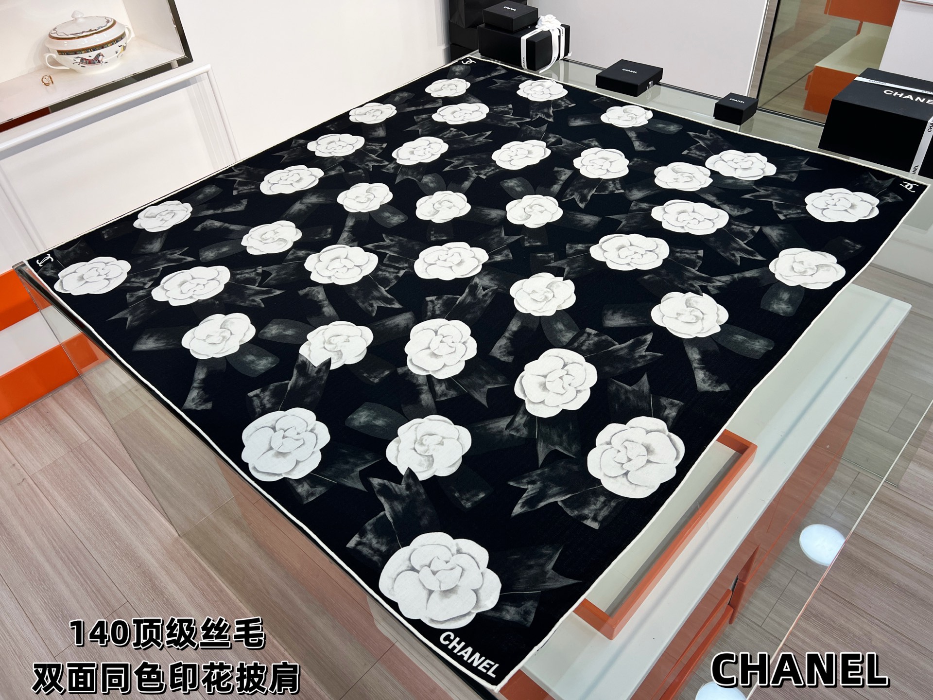 💰Chanel ~25秋冬新品～“山茶花与蝴蝶结”【140双面丝毛披肩】手工卷边丝毛方巾（30%桑蚕丝7
