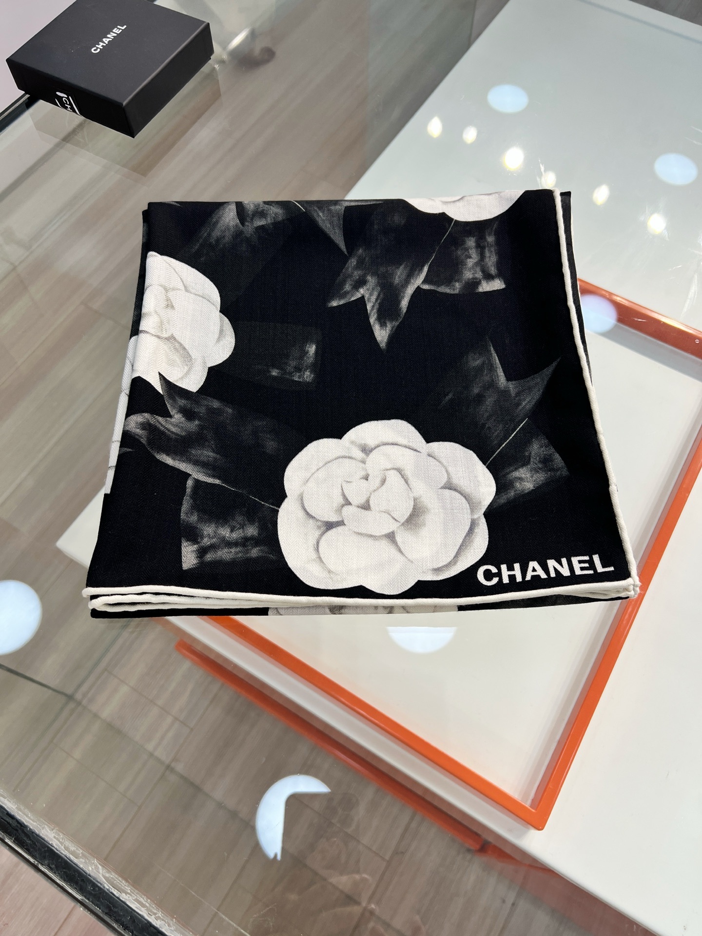 💰Chanel ~25秋冬新品~“山茶花与蝴蝶结”【140双面丝毛披肩】手工卷边丝毛方巾(30%桑蚕丝7