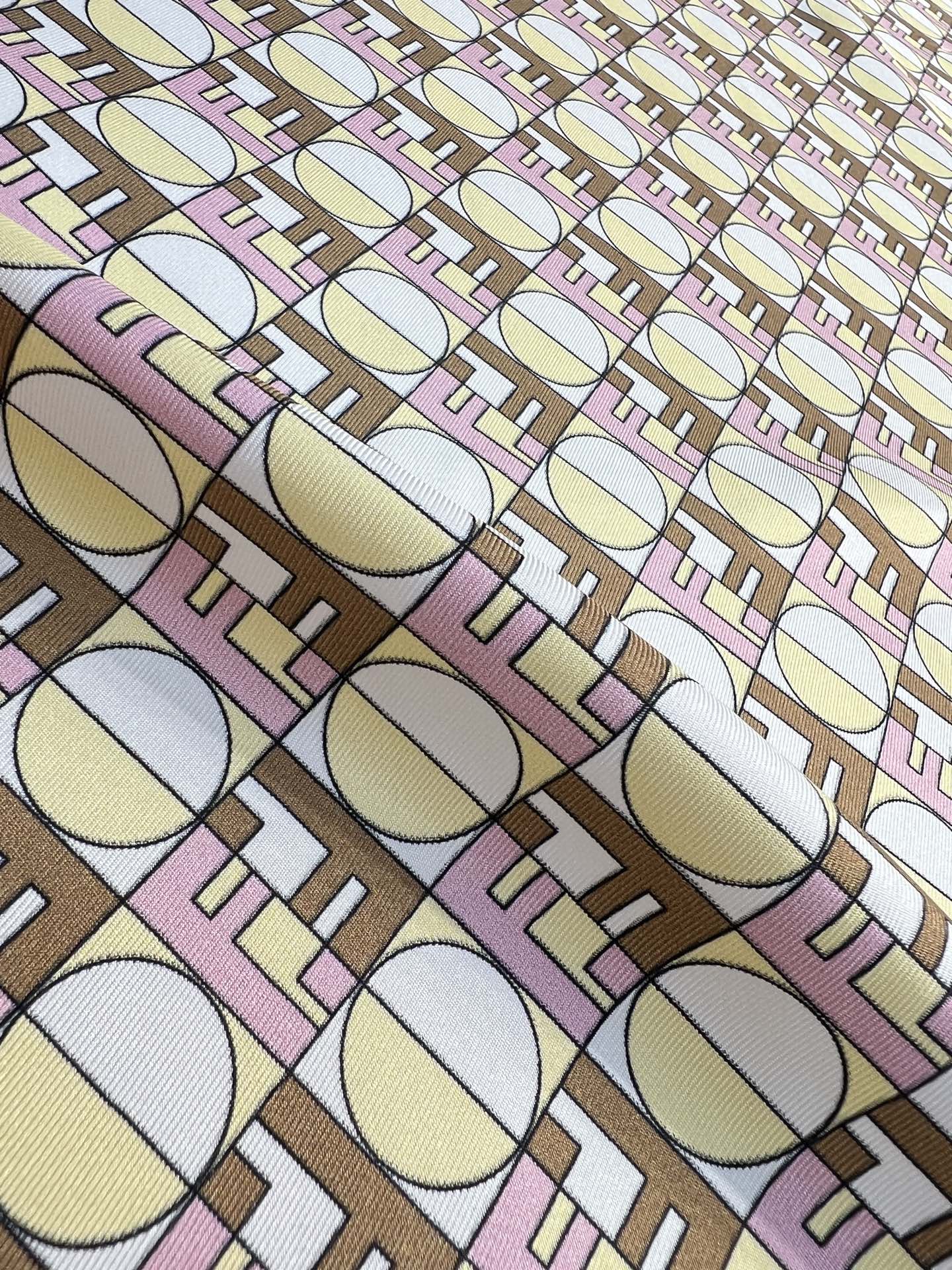 Fendi 粉红色FENDI Optical桑蚕丝围巾