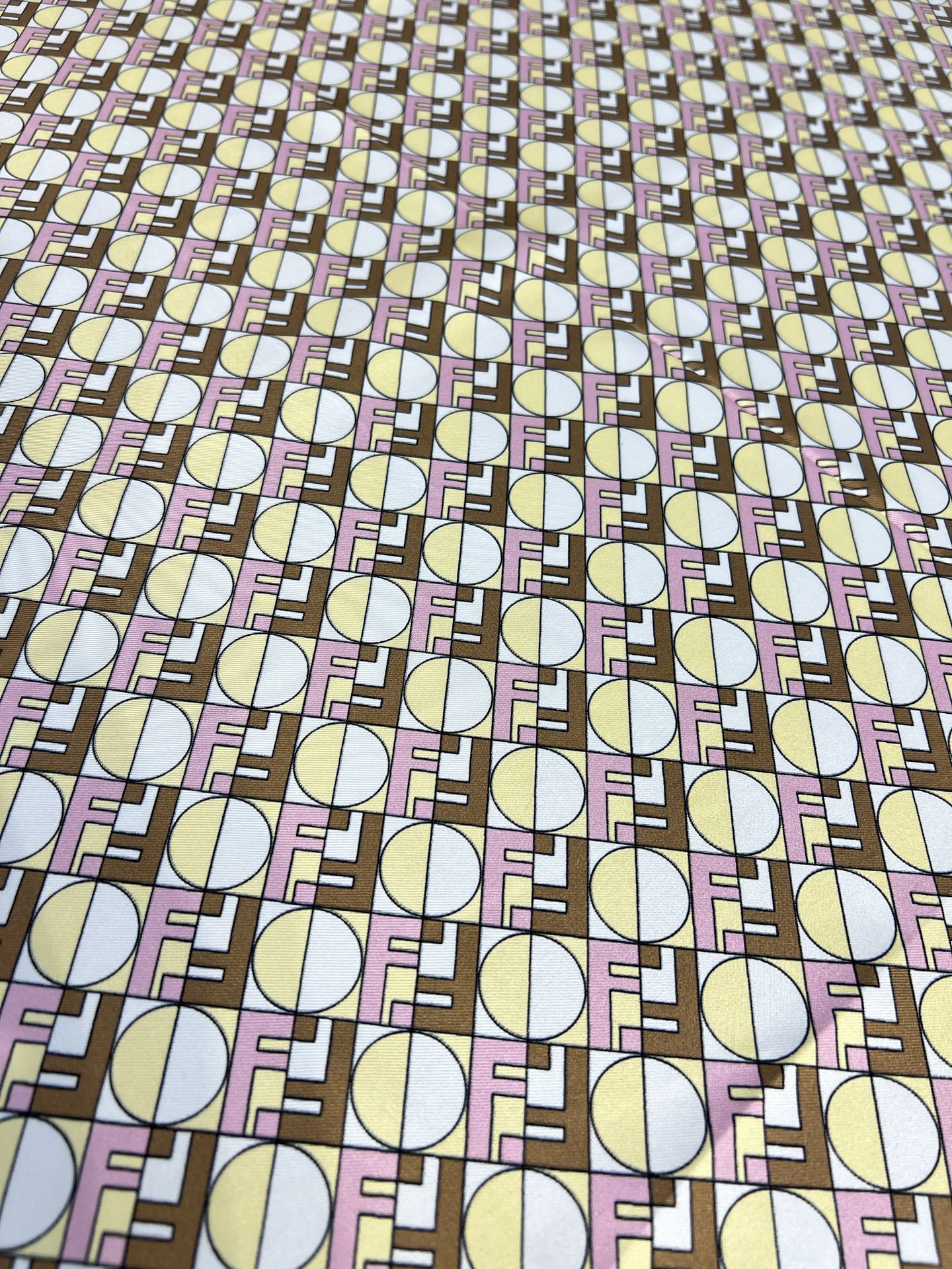 Fendi 粉红色FENDI Optical桑蚕丝围巾