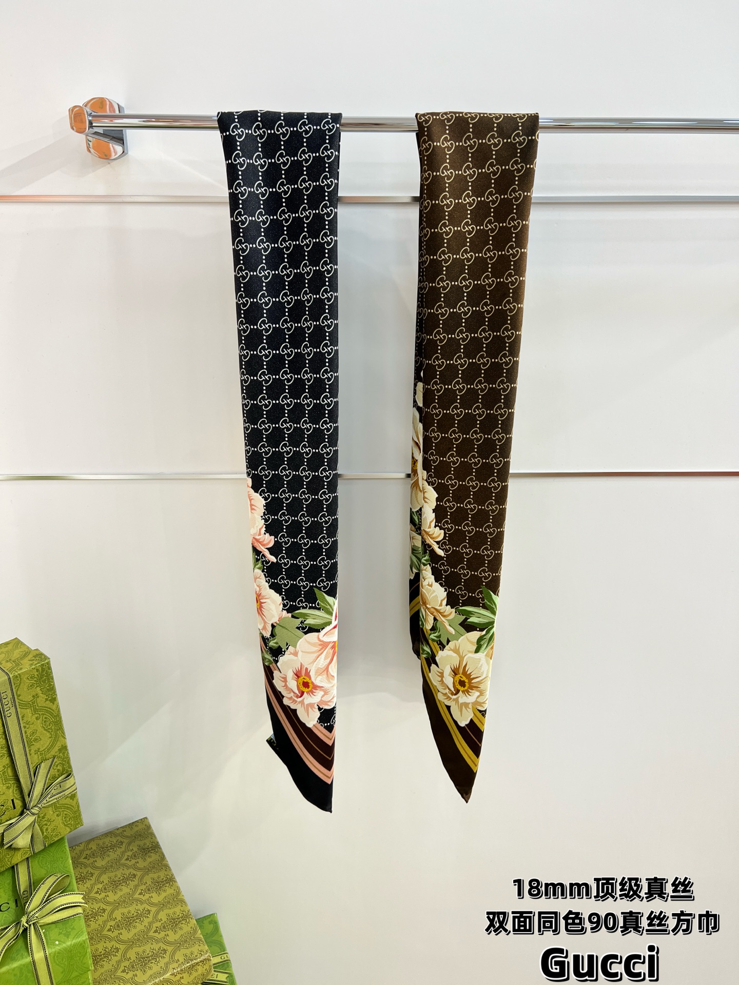 Gucci 印花桑蚕丝斜纹方巾