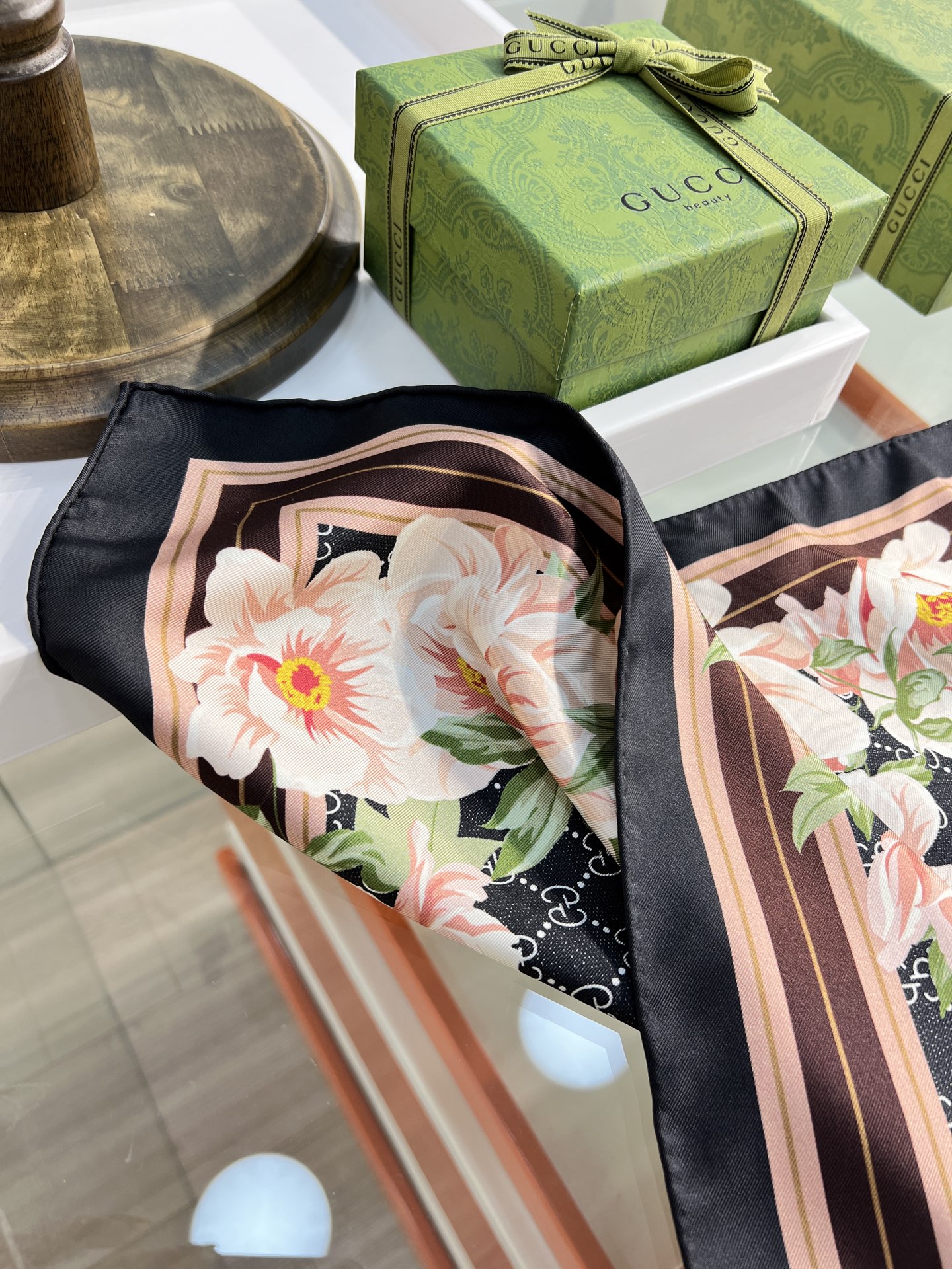 Gucci 印花桑蚕丝斜纹方巾