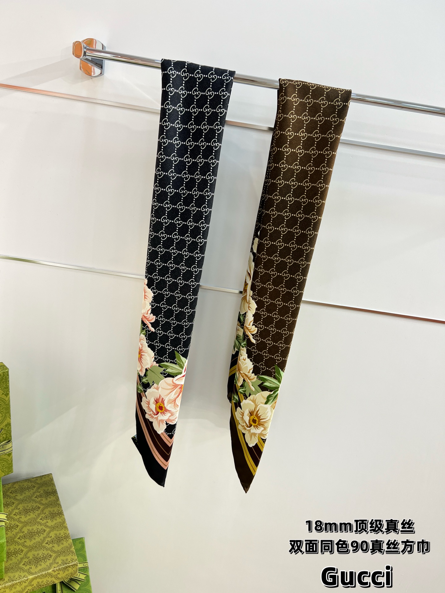 Gucci 印花桑蚕丝斜纹方巾