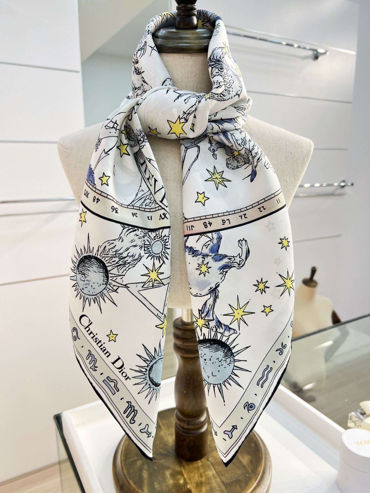 Dior 印花方巾