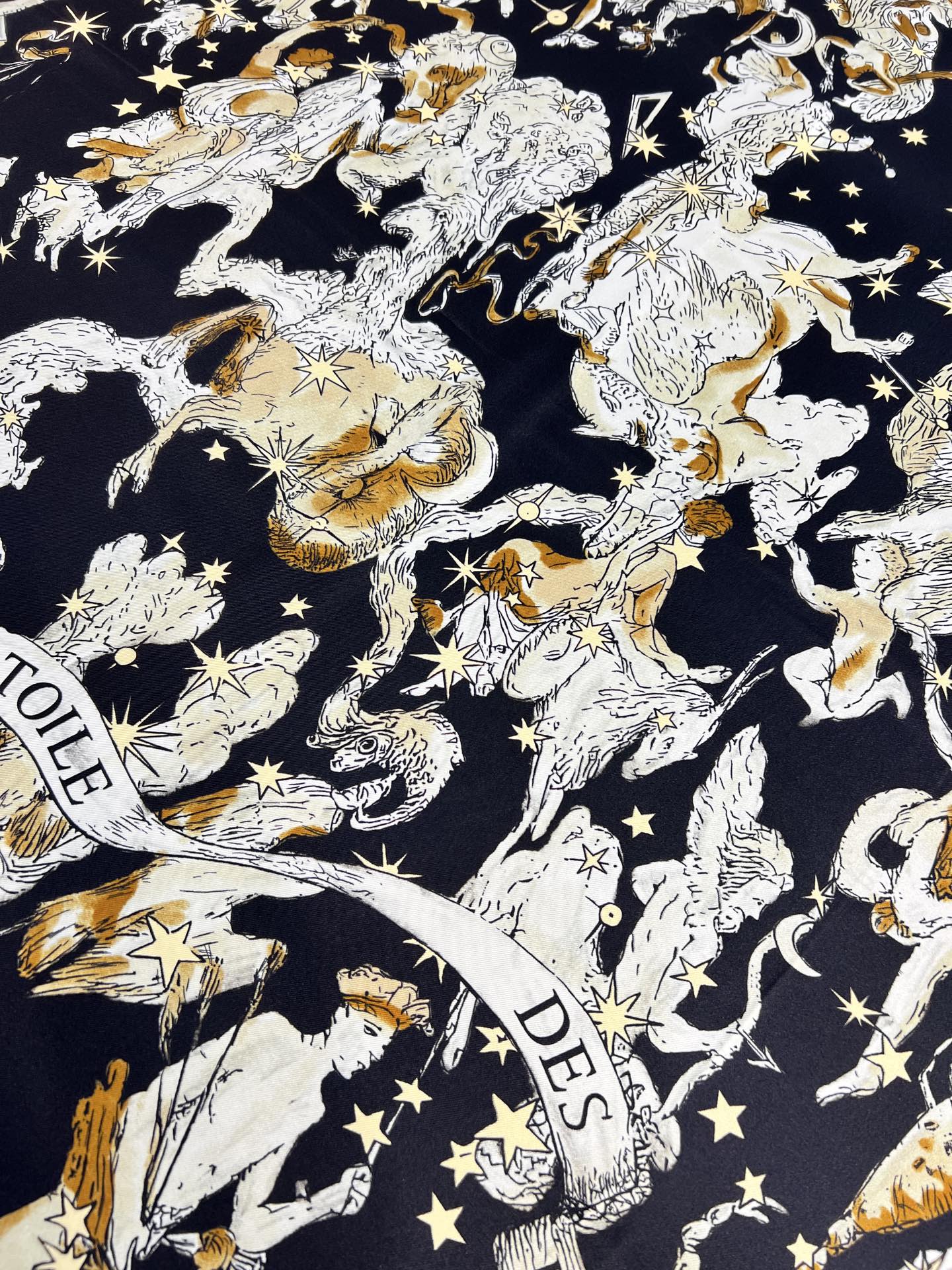 Dior 印花方巾