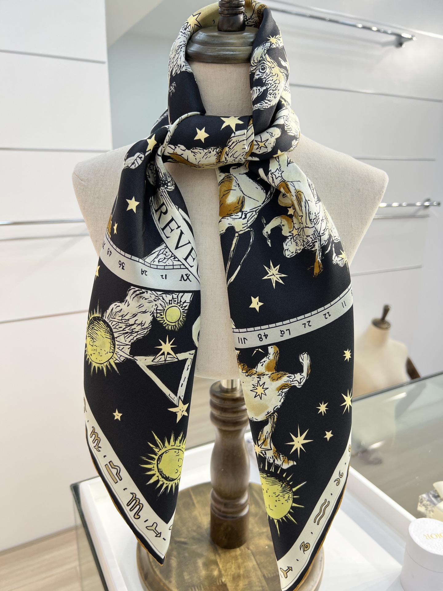 Dior 印花方巾