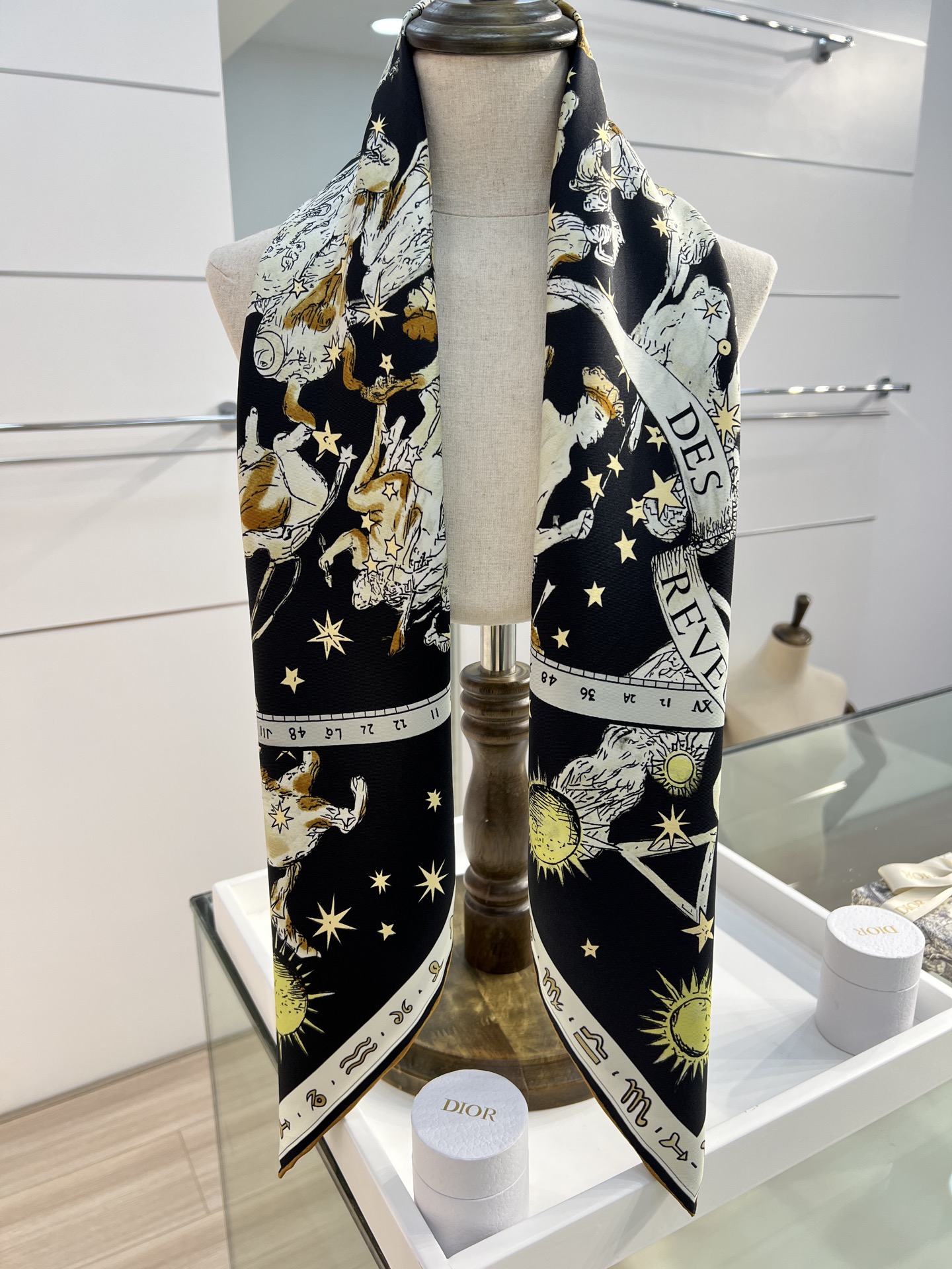 Dior 印花方巾
