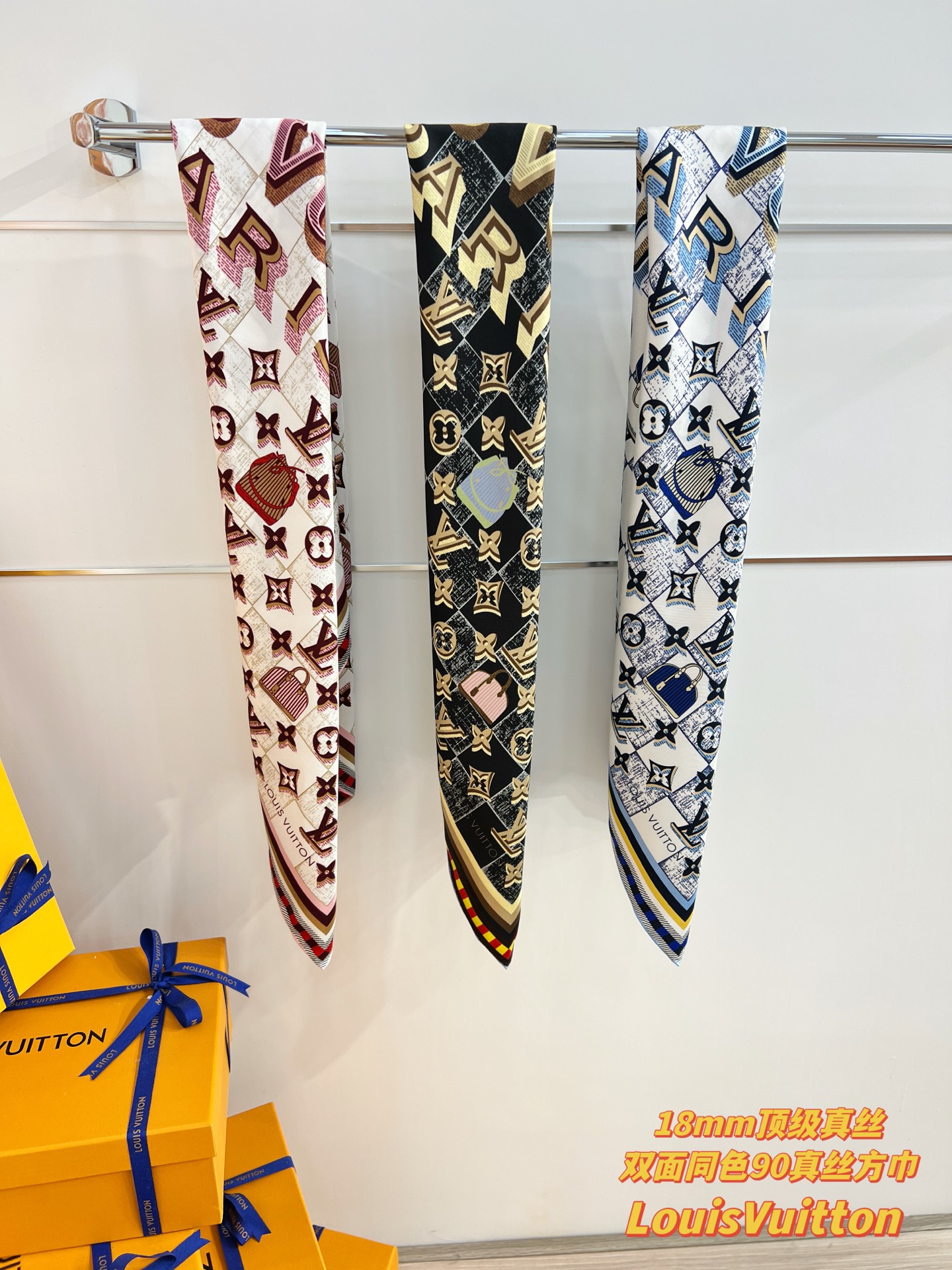 Louis Vuitton Damiergram 桑蚕丝方巾歌颂旅行之美 以创意笔触展现路易威登历史底蕴 可轻松点亮日常造型