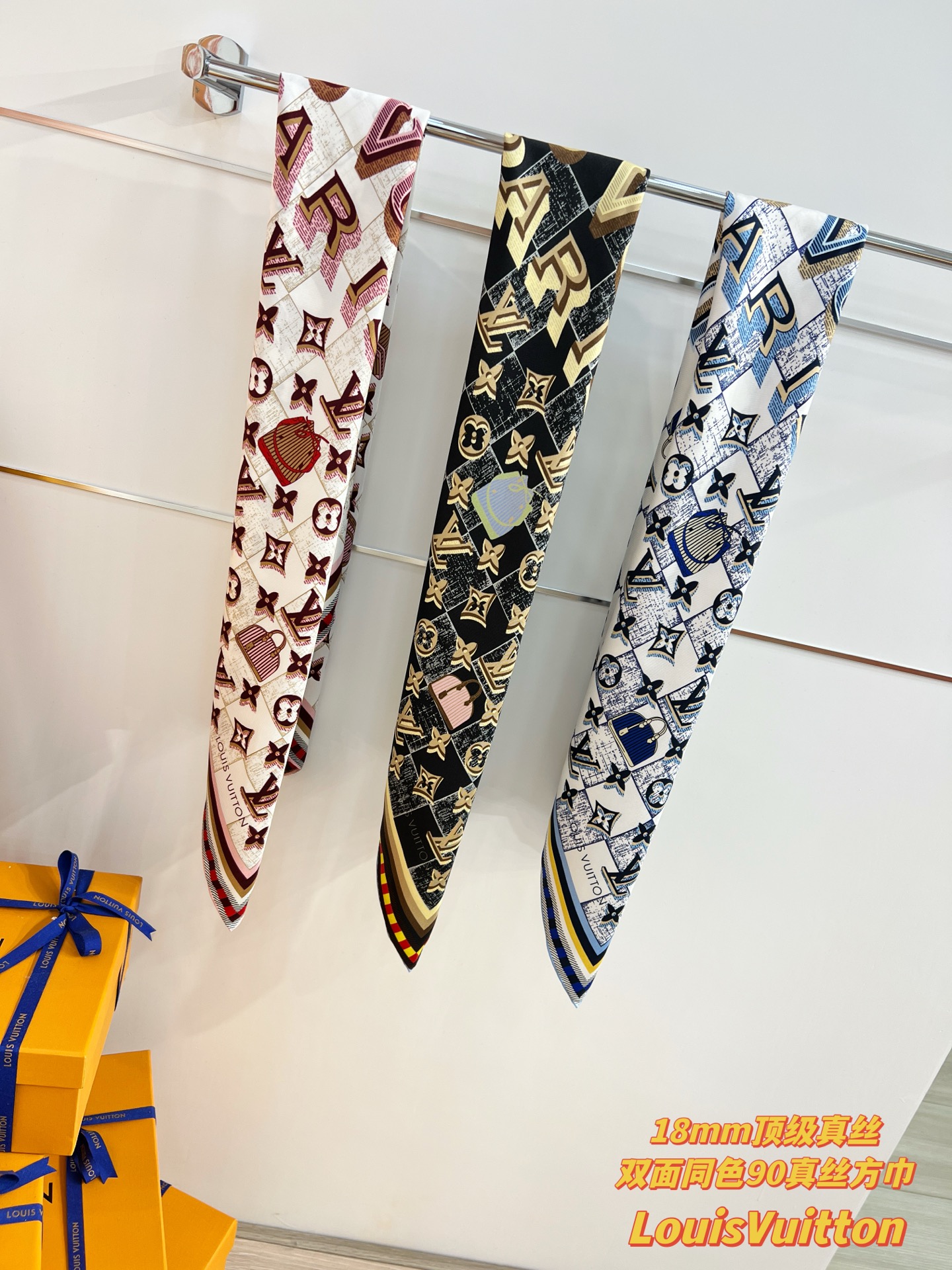 Louis Vuitton Damiergram 桑蚕丝方巾歌颂旅行之美 以创意笔触展现路易威登历史底蕴 可轻松点亮日常造型