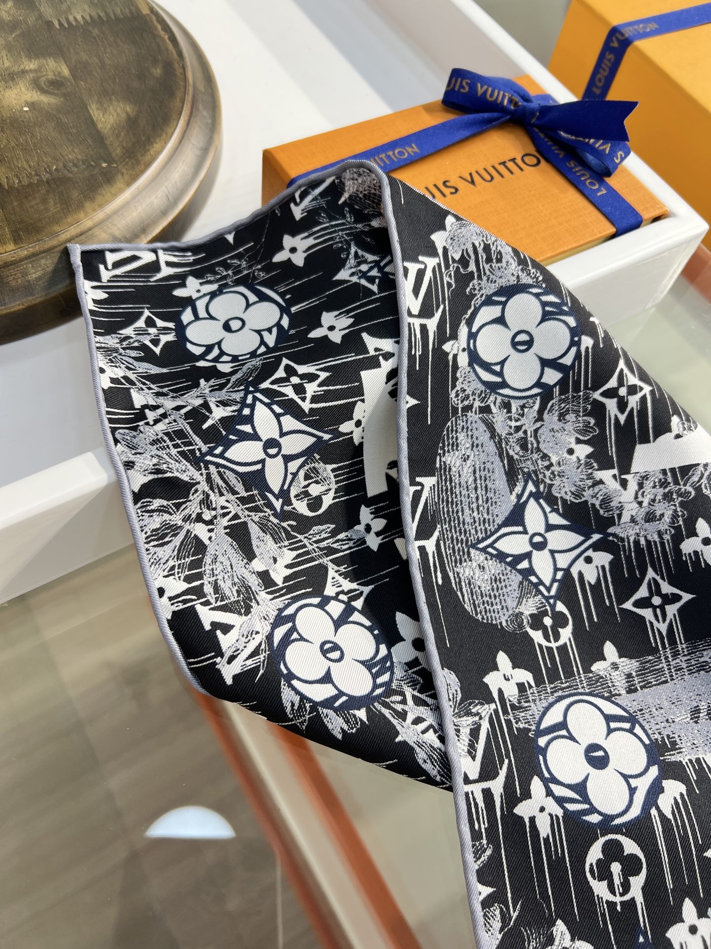 Louis Vuitton LV LUGGAGE 90双面真丝方巾
