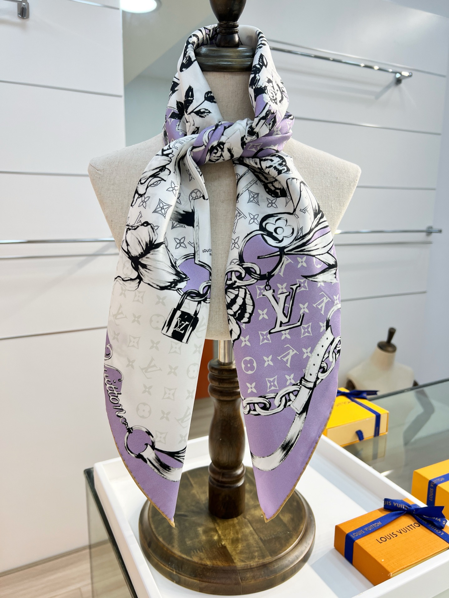 Louis Vuitton 路易威登标识