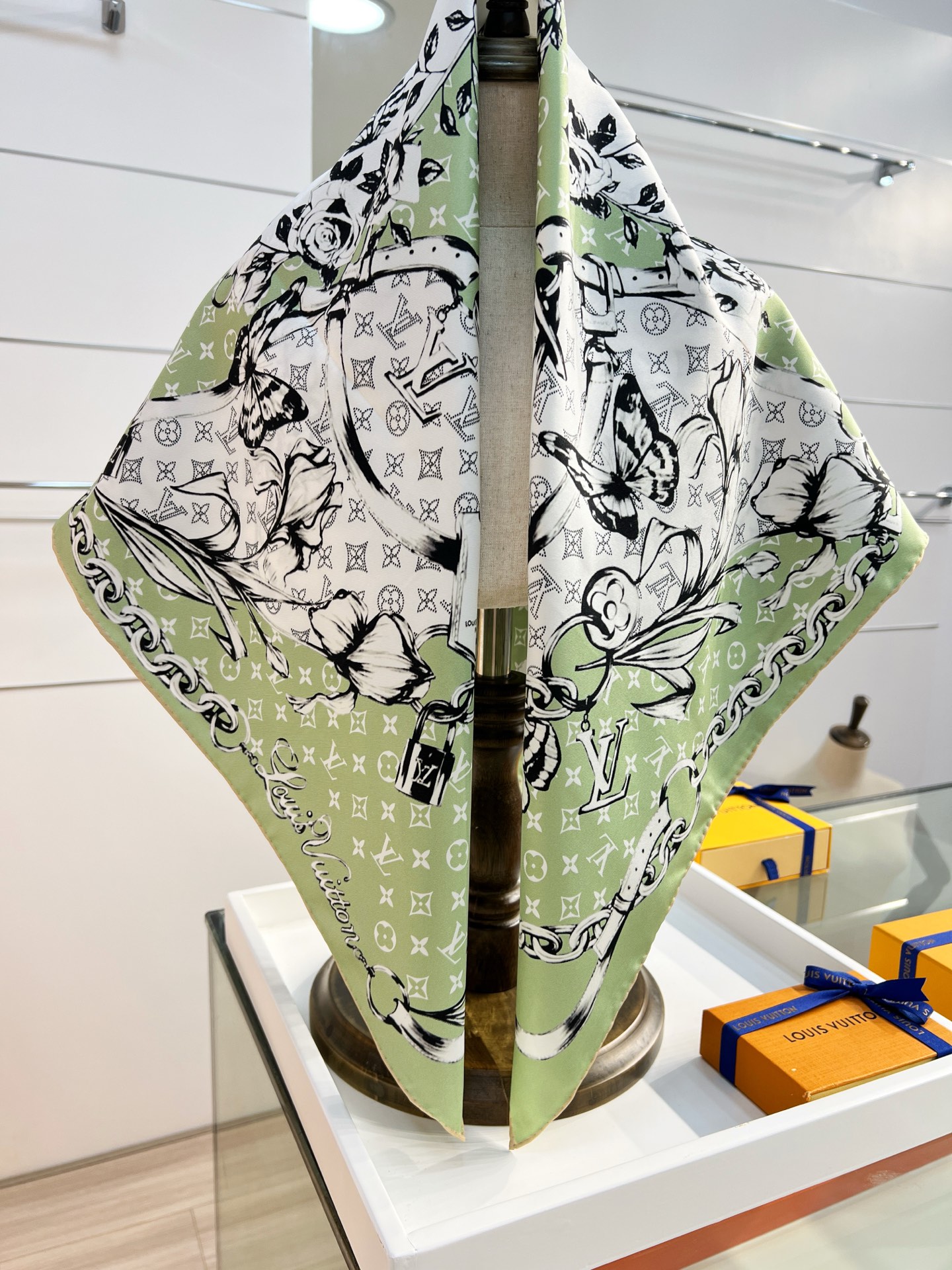 Louis Vuitton 路易威登标识