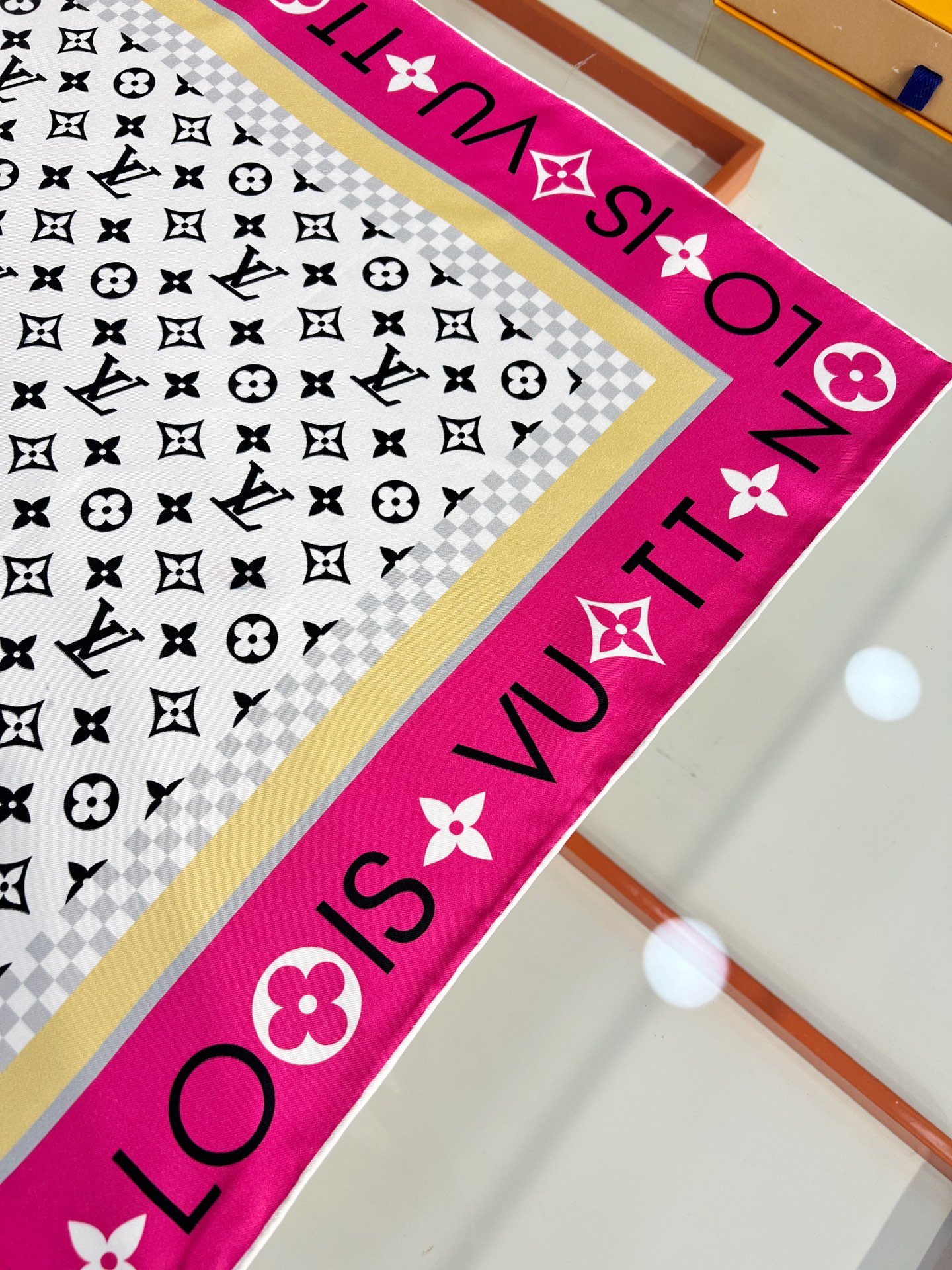 Louis Vuitton 路易威登标识