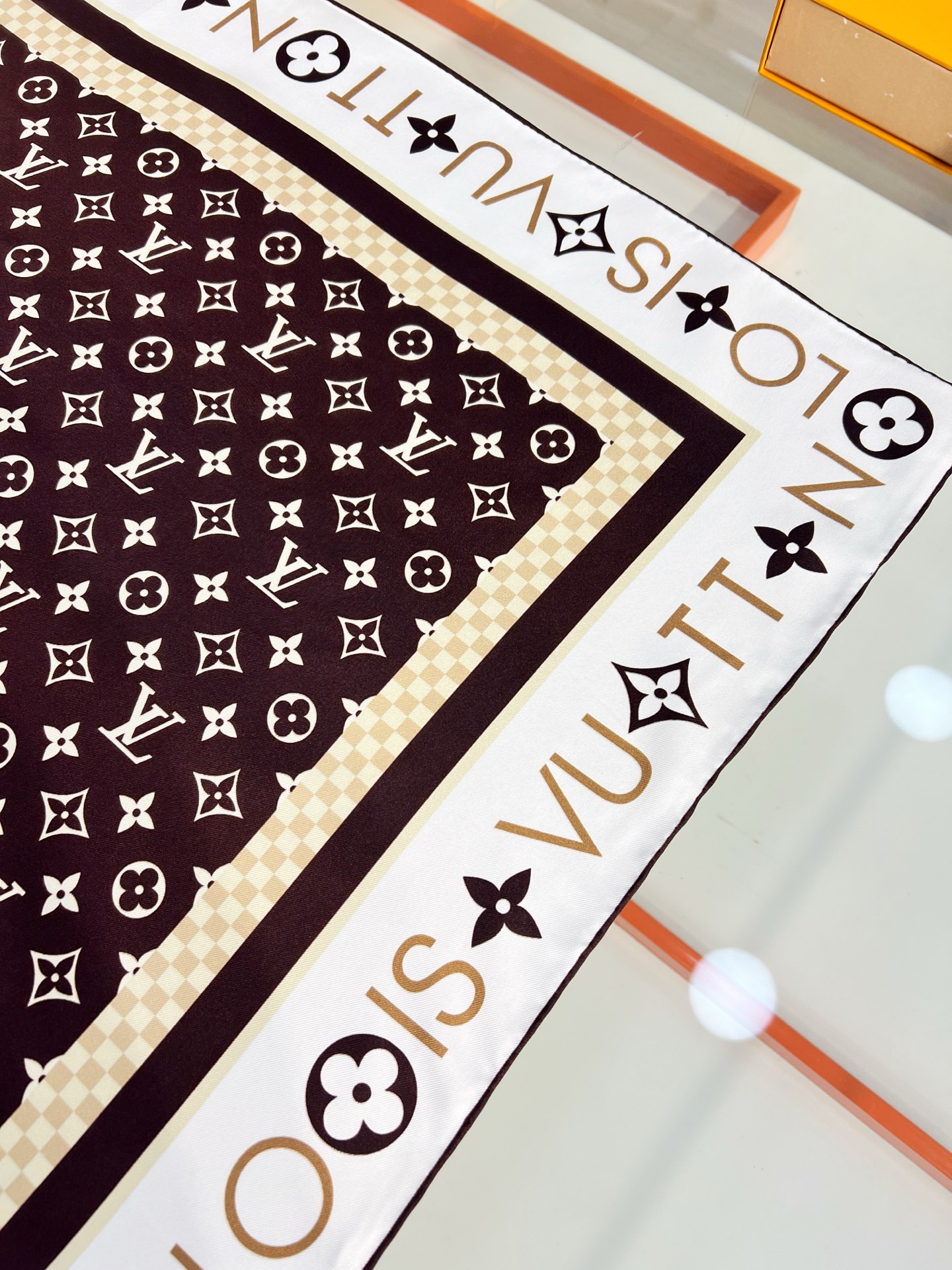 Louis Vuitton 路易威登标识