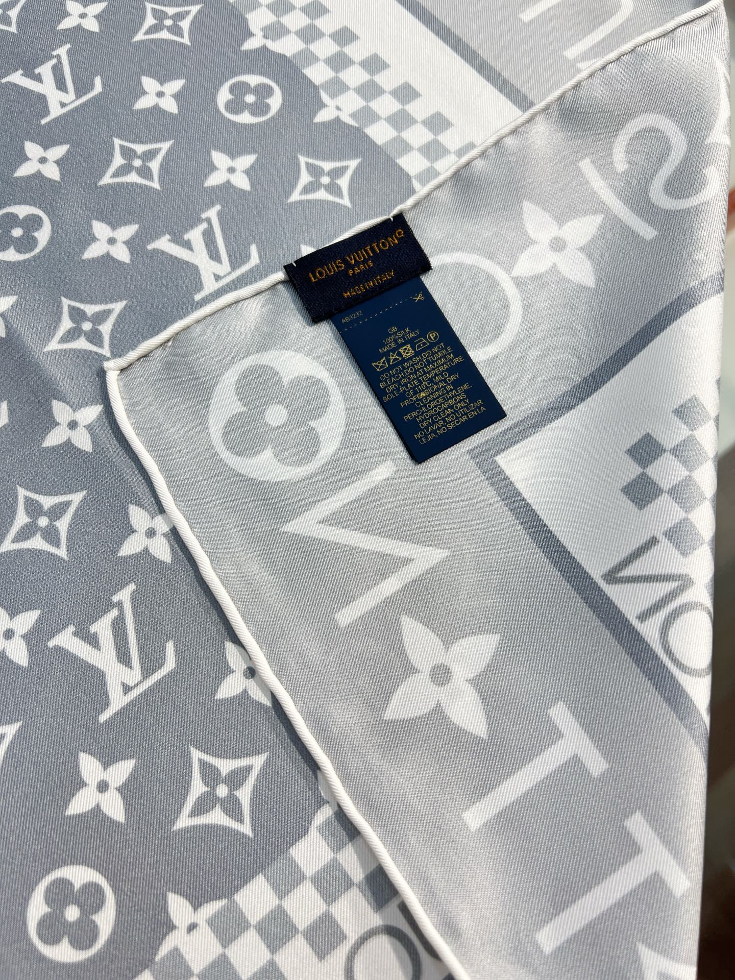 Louis Vuitton 路易威登标识