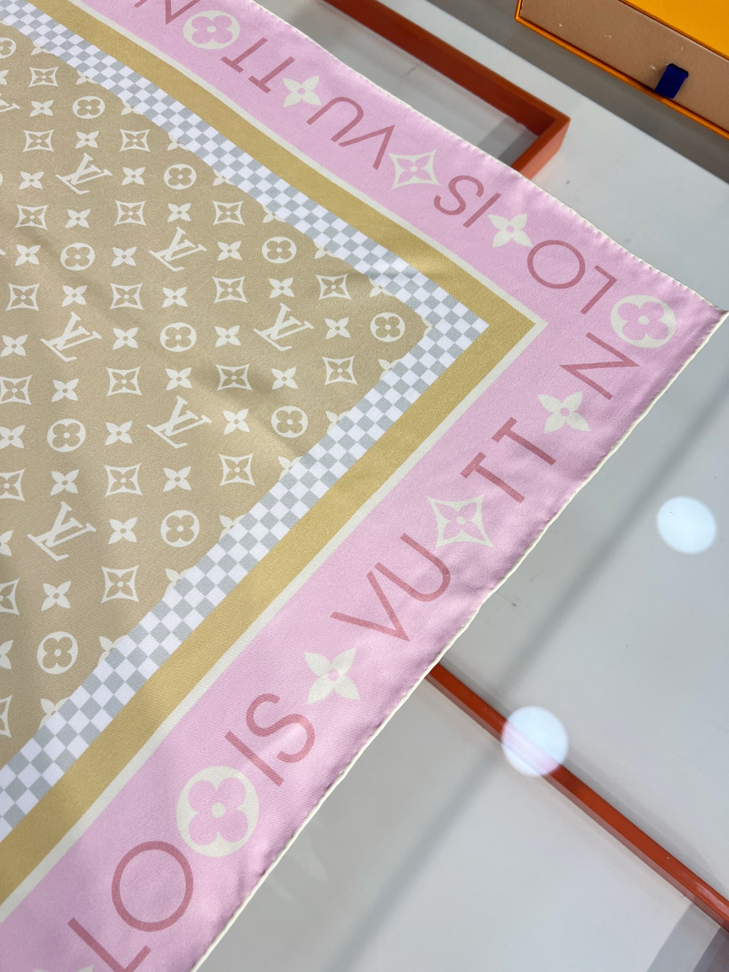 Louis Vuitton 路易威登标识