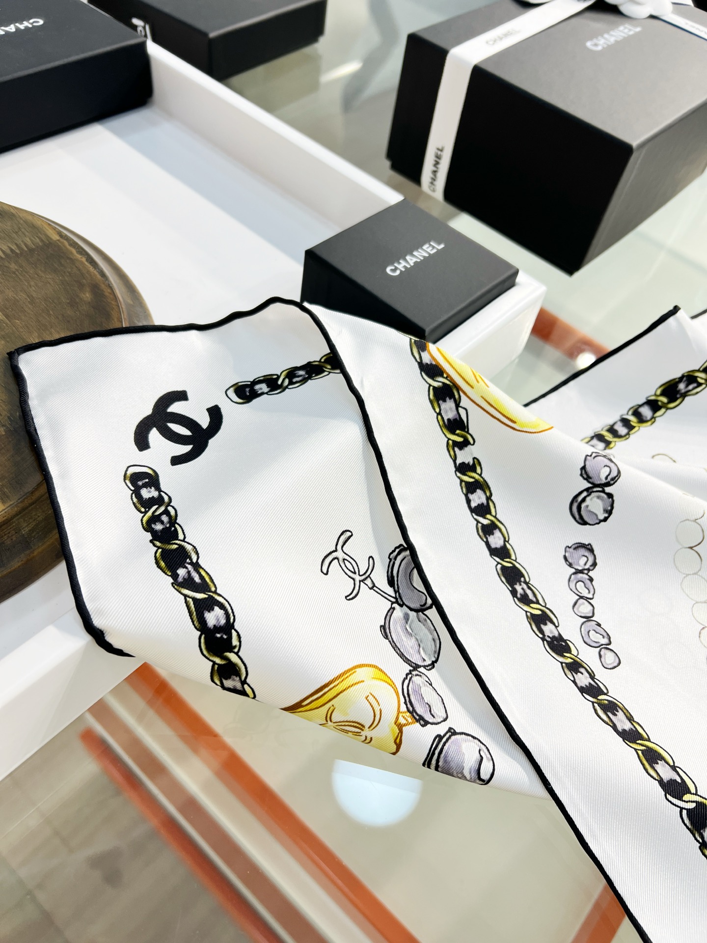Chanel ~26新品～90双面真丝