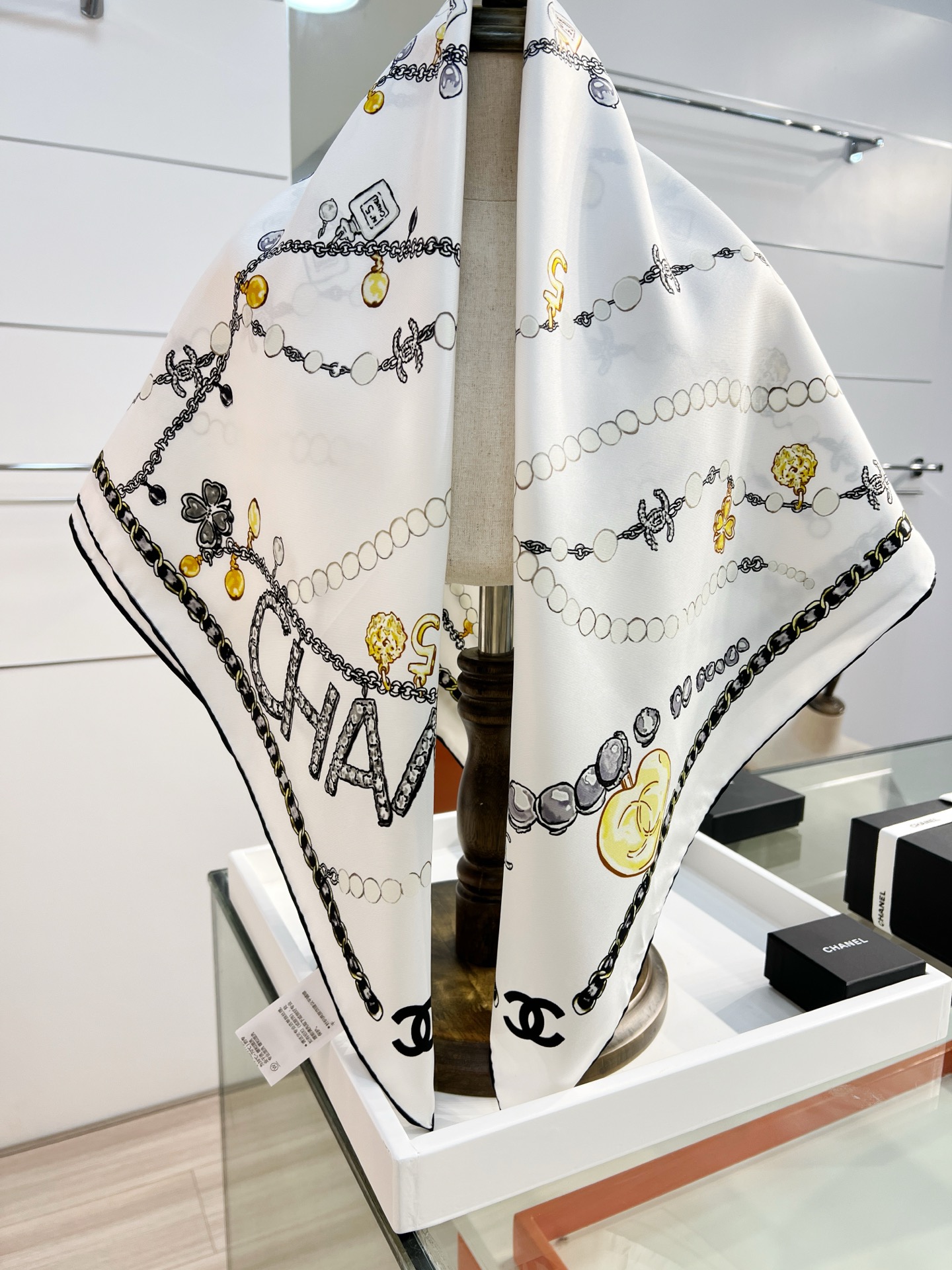 Chanel ~26新品～90双面真丝