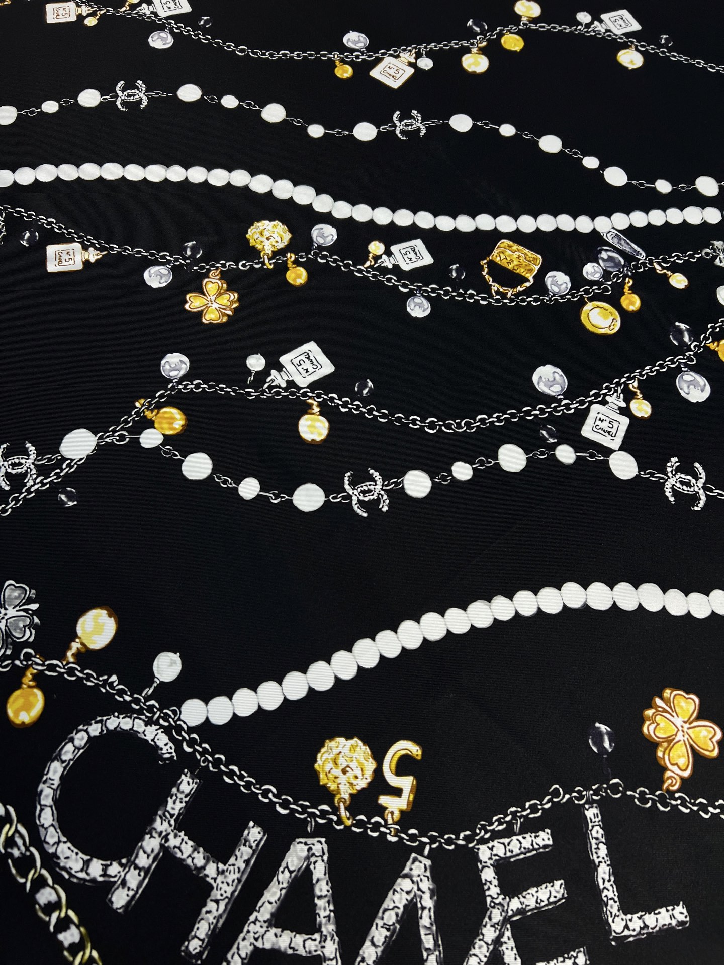Chanel ~26新品～90双面真丝