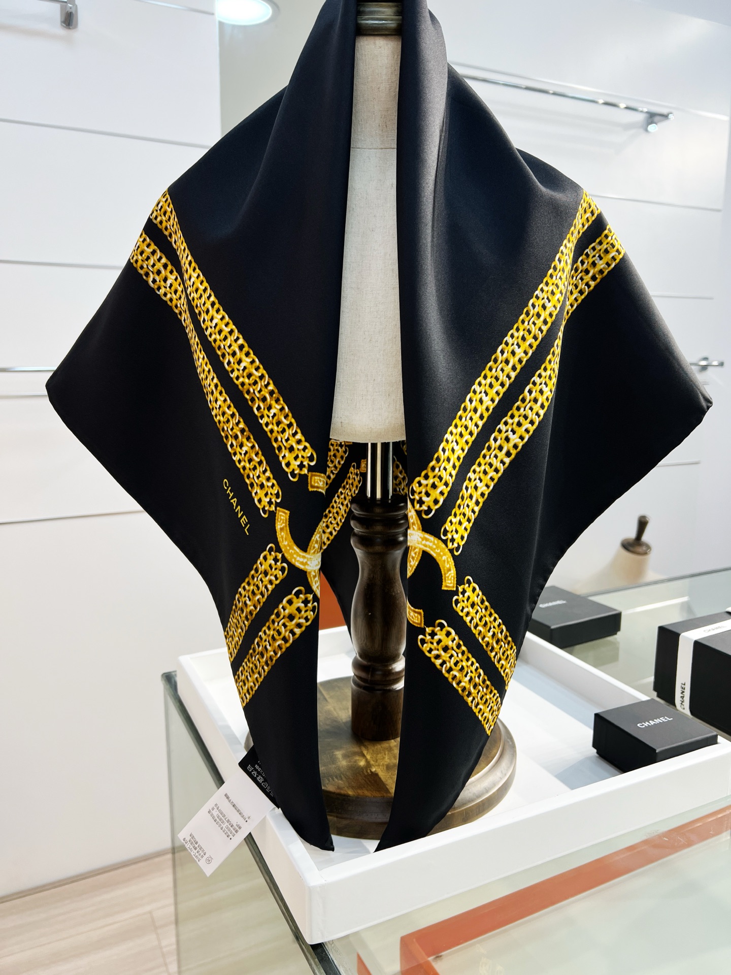 Chanel ~26新品～90双面真丝