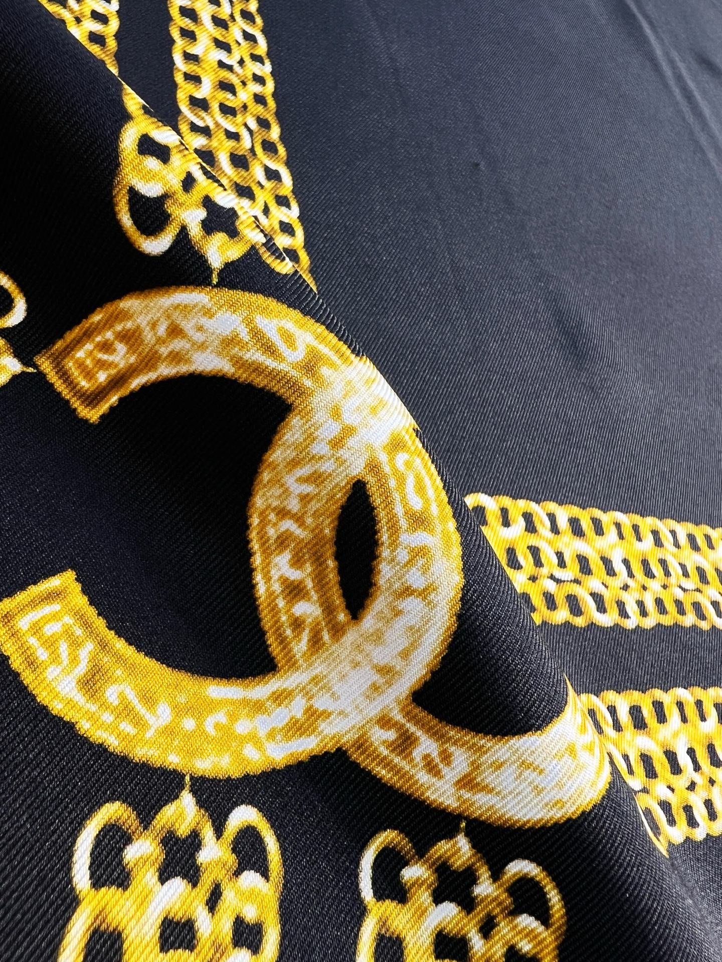Chanel ~26新品～90双面真丝