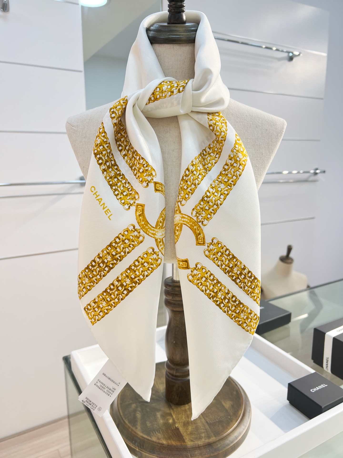 Chanel ~26新品～90双面真丝