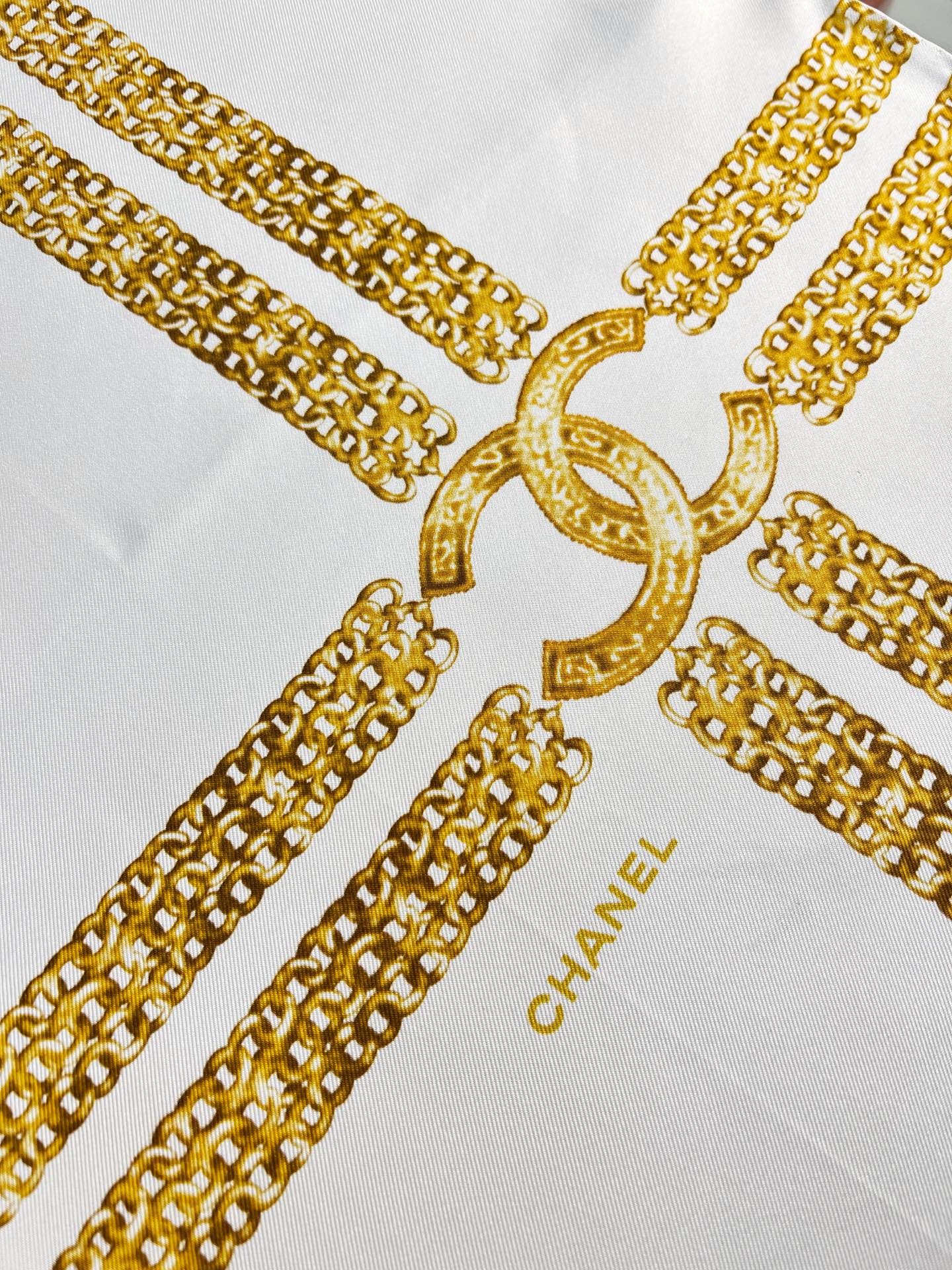 Chanel ~26新品～90双面真丝